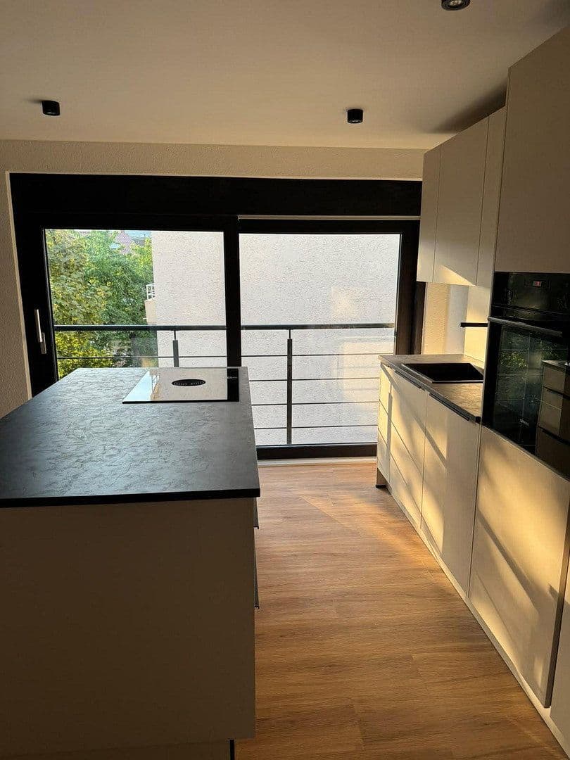 Prenájom bytu 2-izbový 65 m², Stuttgart, Bádensko-Wurttembersko Prenájom bytu 2-izbový 65 m², Stuttgart, Bádensko-Wurttembersko