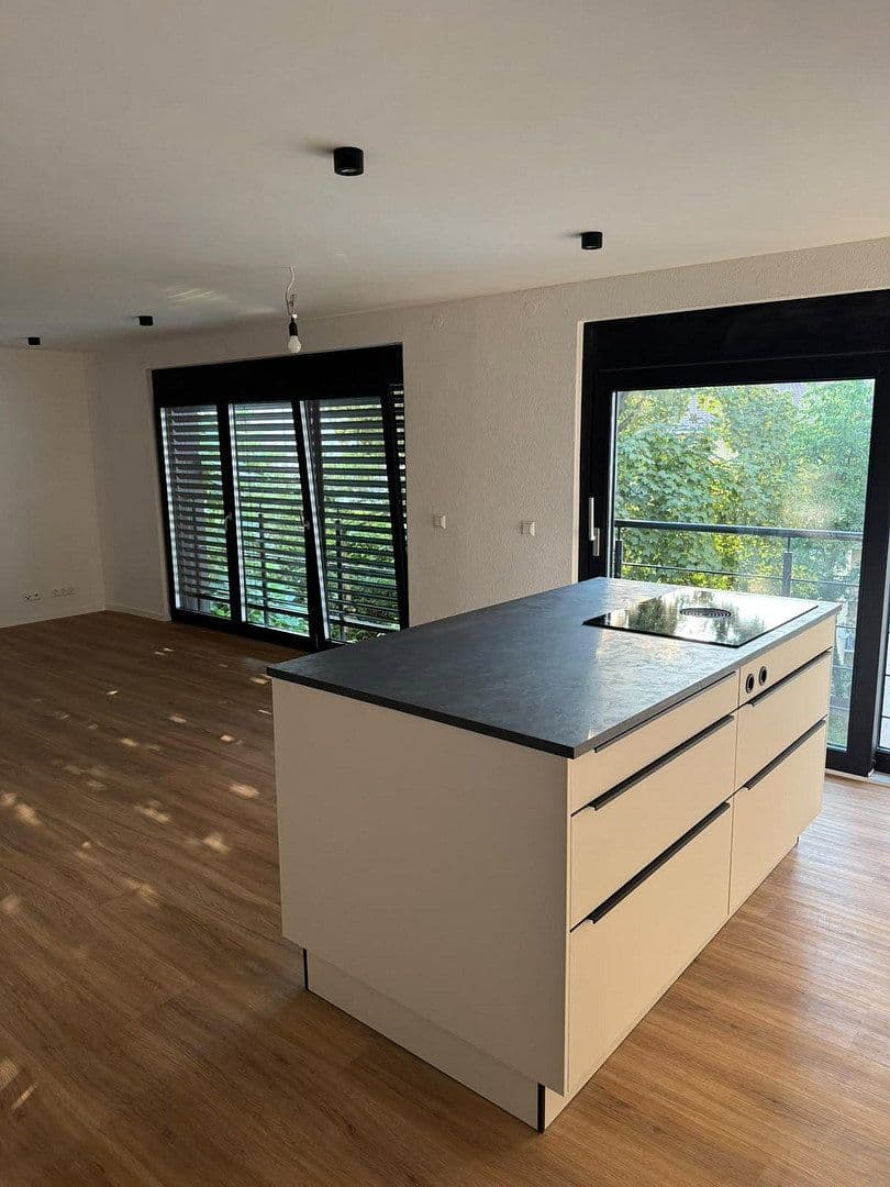 Prenájom bytu 2-izbový 65 m², Stuttgart, Bádensko-Wurttembersko Prenájom bytu 2-izbový 65 m², Stuttgart, Bádensko-Wurttembersko