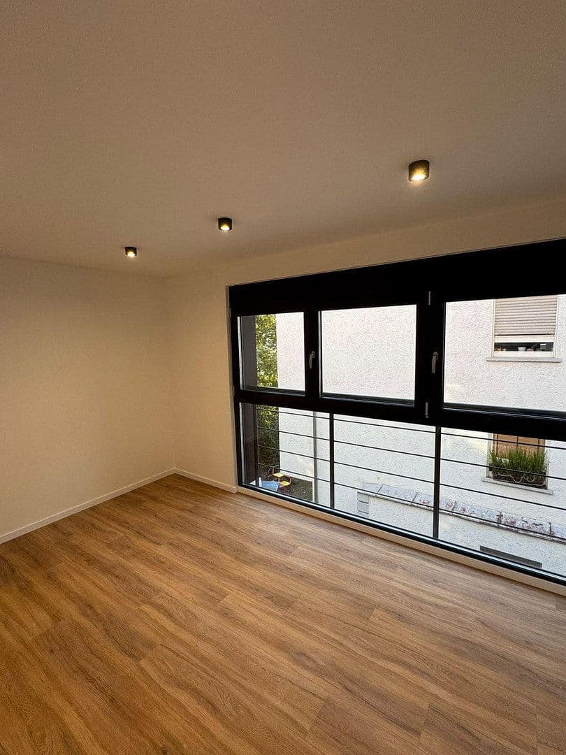 Prenájom bytu 2-izbový 65 m², Stuttgart, Bádensko-Wurttembersko Prenájom bytu 2-izbový 65 m², Stuttgart, Bádensko-Wurttembersko