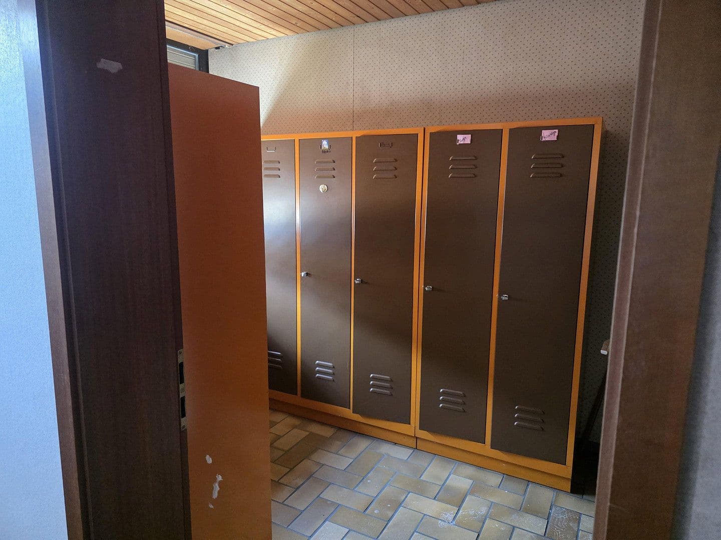 Prenájom nebytového priestoru 792 m², Daimlerstr. 11, Plüderhausen, Bádensko-Wurttembersko Prenájom nebytového priestoru 792 m², Daimlerstr. 11, Plüderhausen, Bádensko-Wurttembersko