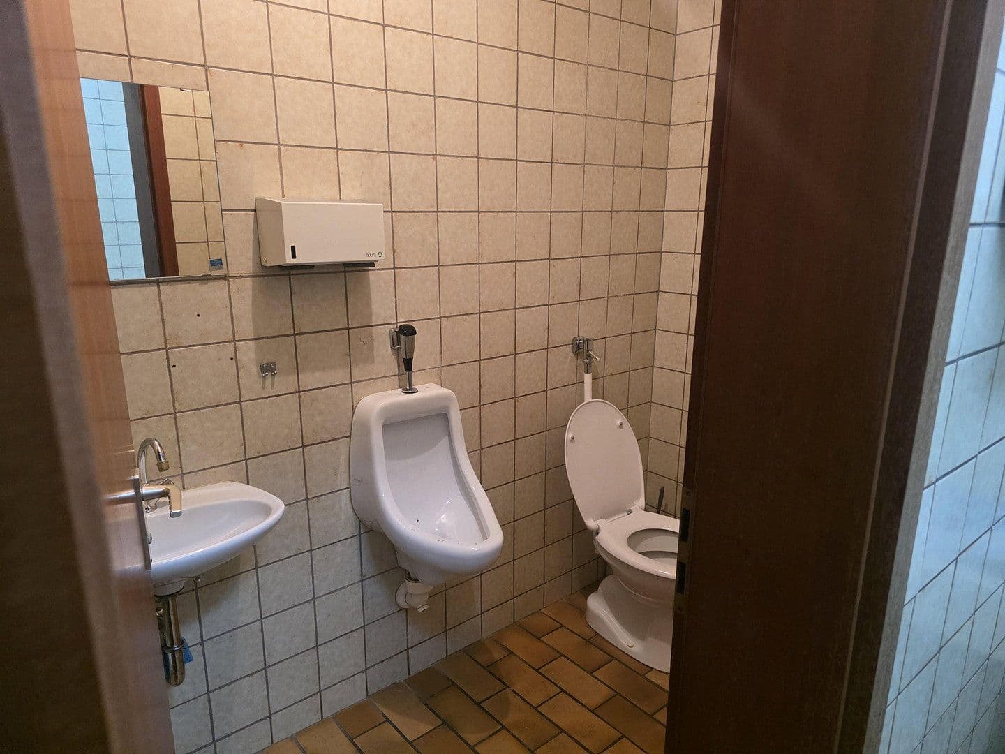 Prenájom nebytového priestoru 792 m², Daimlerstr. 11, Plüderhausen, Bádensko-Wurttembersko Prenájom nebytového priestoru 792 m², Daimlerstr. 11, Plüderhausen, Bádensko-Wurttembersko
