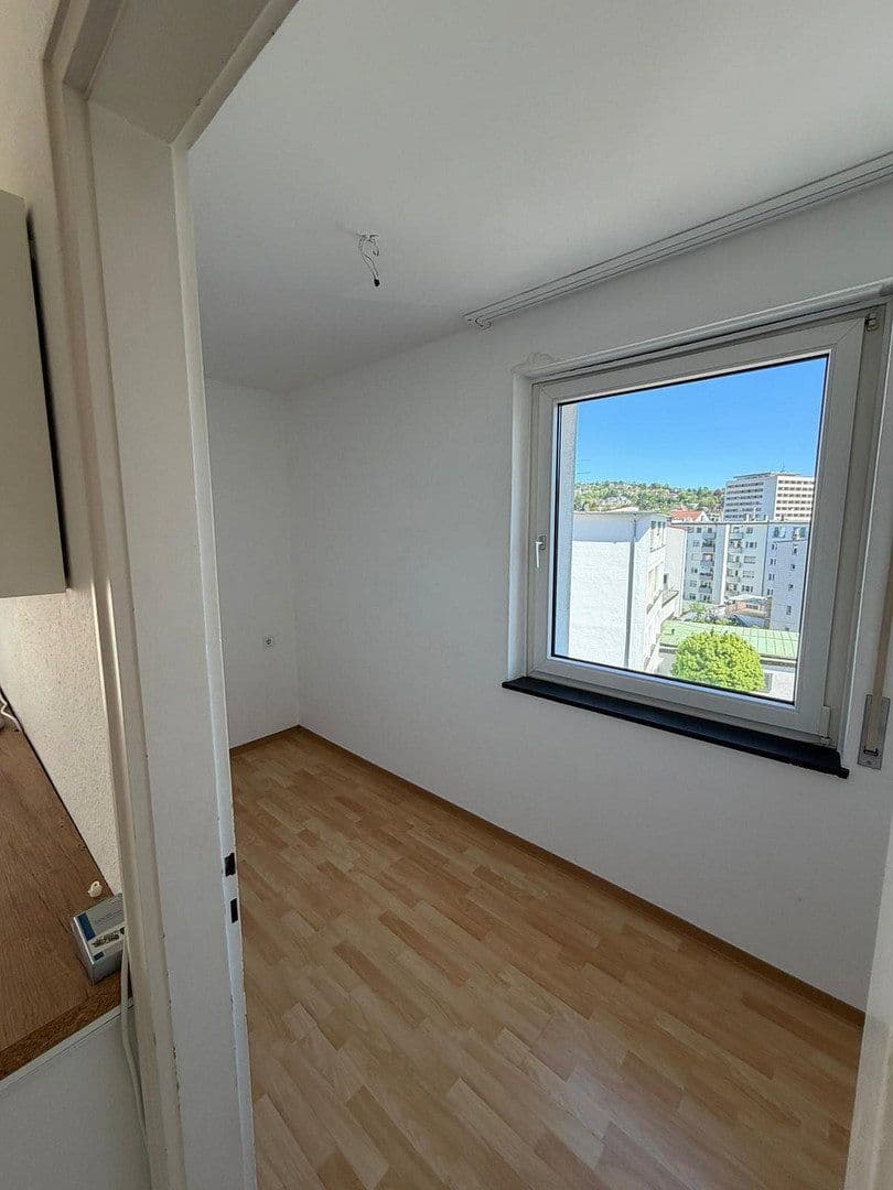 Prenájom bytu 2-izbový 62 m², Kornbergstr 50, Stuttgart, Bádensko-Wurttembersko Prenájom bytu 2-izbový 62 m², Kornbergstr 50, Stuttgart, Bádensko-Wurttembersko