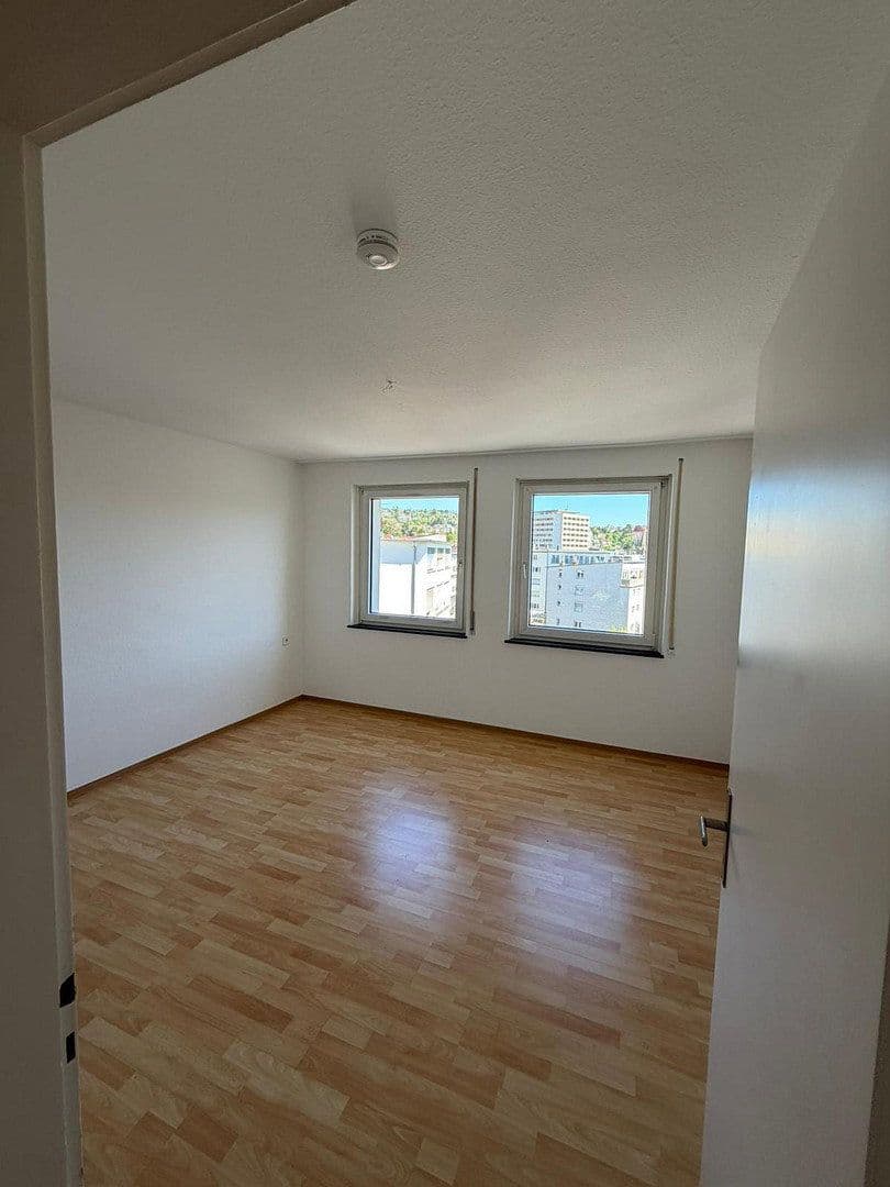 Prenájom bytu 2-izbový 62 m², Kornbergstr 50, Stuttgart, Bádensko-Wurttembersko Prenájom bytu 2-izbový 62 m², Kornbergstr 50, Stuttgart, Bádensko-Wurttembersko