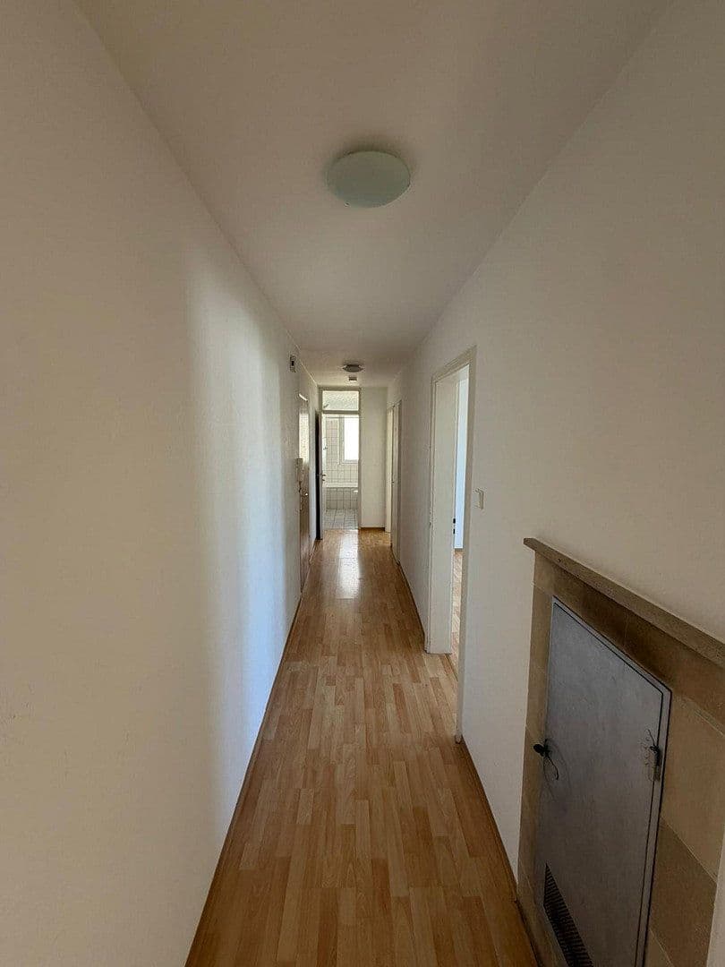 Prenájom bytu 2-izbový 62 m², Kornbergstr 50, Stuttgart, Bádensko-Wurttembersko Prenájom bytu 2-izbový 62 m², Kornbergstr 50, Stuttgart, Bádensko-Wurttembersko