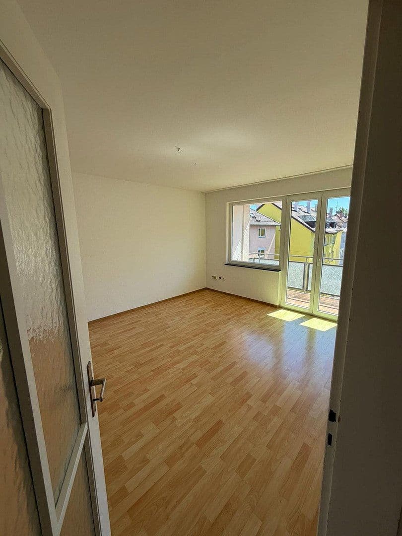 Prenájom bytu 2-izbový 62 m², Kornbergstr 50, Stuttgart, Bádensko-Wurttembersko Prenájom bytu 2-izbový 62 m², Kornbergstr 50, Stuttgart, Bádensko-Wurttembersko