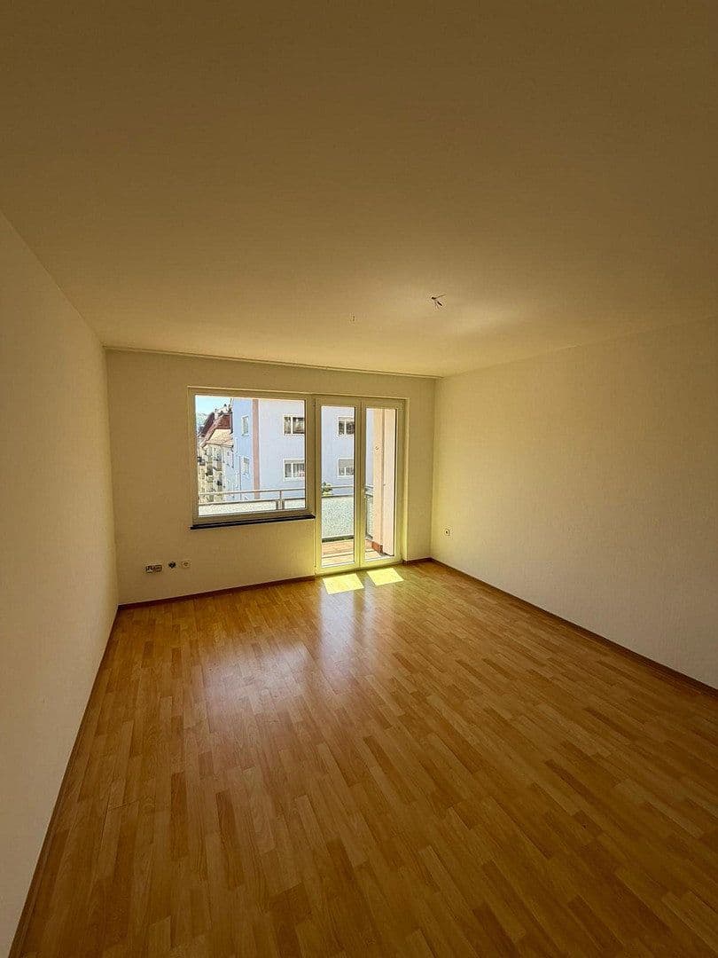Prenájom bytu 2-izbový 62 m², Kornbergstr 50, Stuttgart, Bádensko-Wurttembersko Prenájom bytu 2-izbový 62 m², Kornbergstr 50, Stuttgart, Bádensko-Wurttembersko