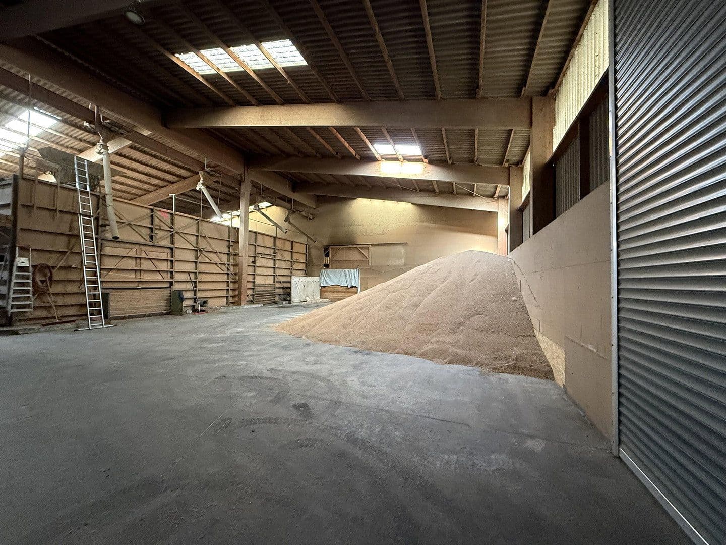 Predaj nebytového priestoru 9.227 m², Lütersheimer Straße 2, Volkmarsen, Hesensko Predaj nebytového priestoru 9.227 m², Lütersheimer Straße 2, Volkmarsen, Hesensko