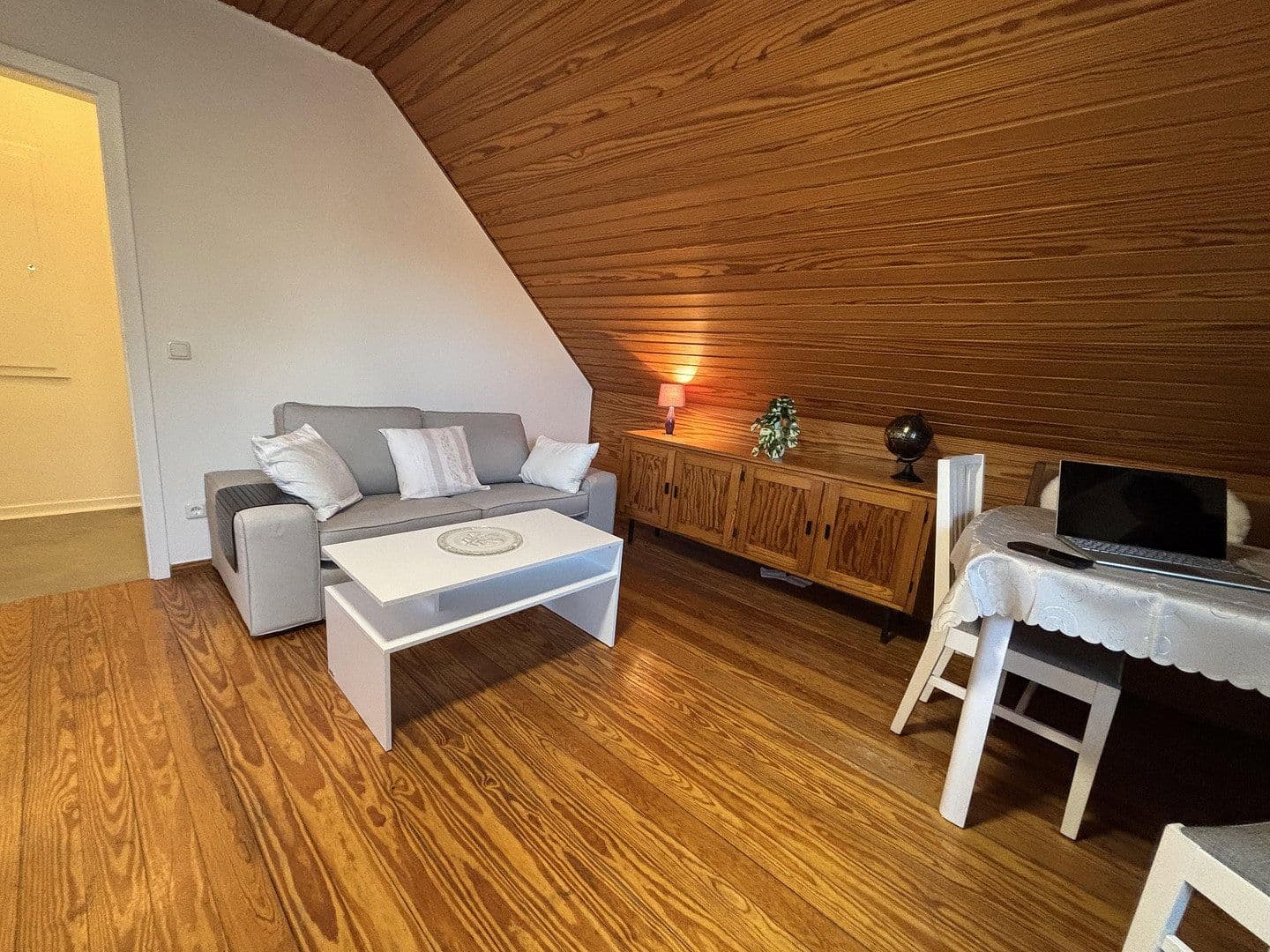 Prenájom bytu 1-izbový 24 m², Mühlenbroicher Weg 143, Düsseldorf, Severné Porýnie - Westfálsko Prenájom bytu 1-izbový 24 m², Mühlenbroicher Weg 143, Düsseldorf, Severné Porýnie - Westfálsko