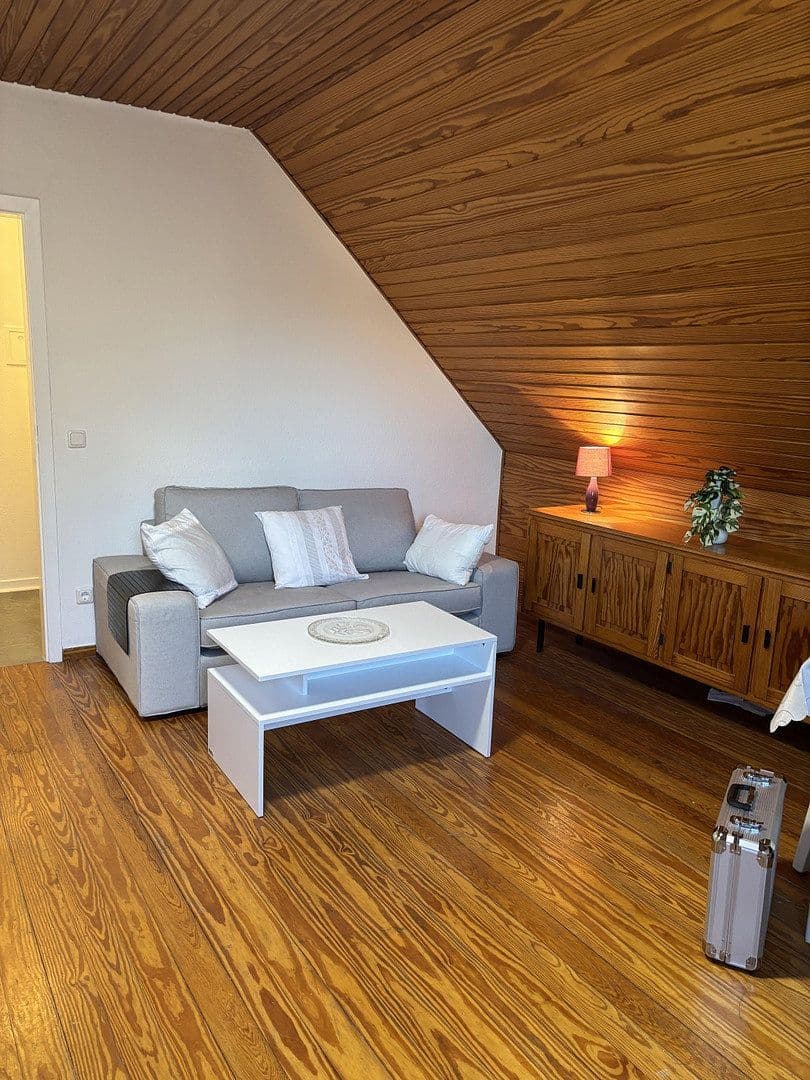 Prenájom bytu 1-izbový 24 m², Mühlenbroicher Weg 143, Düsseldorf, Severné Porýnie - Westfálsko Prenájom bytu 1-izbový 24 m², Mühlenbroicher Weg 143, Düsseldorf, Severné Porýnie - Westfálsko
