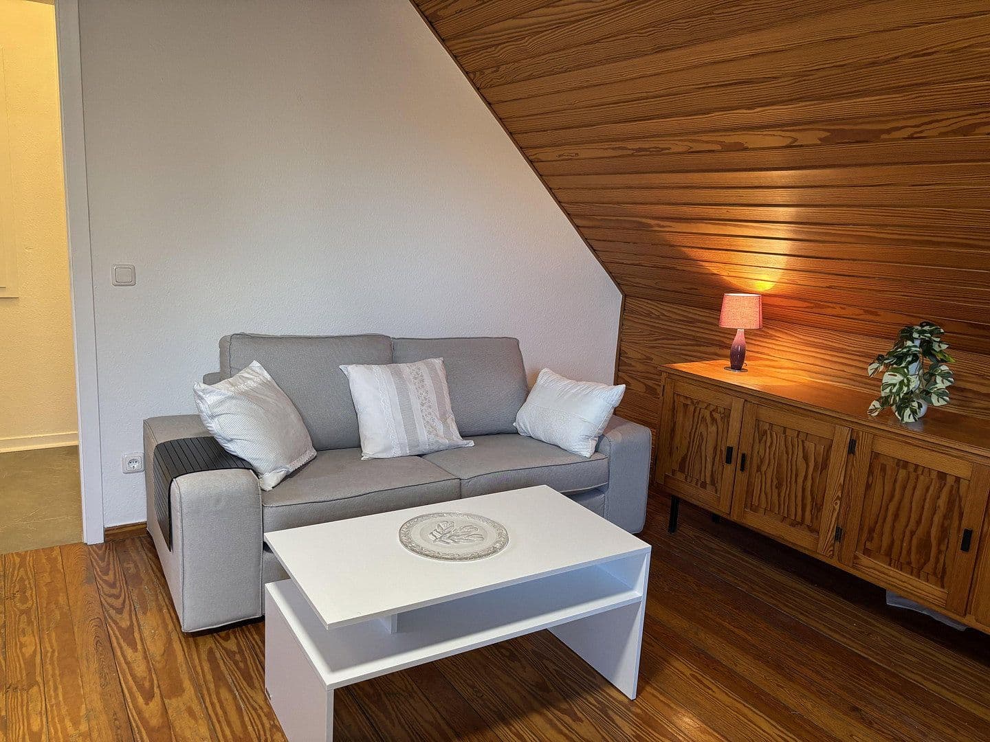 Prenájom bytu 1-izbový 24 m², Mühlenbroicher Weg 143, Düsseldorf, Severné Porýnie - Westfálsko Prenájom bytu 1-izbový 24 m², Mühlenbroicher Weg 143, Düsseldorf, Severné Porýnie - Westfálsko