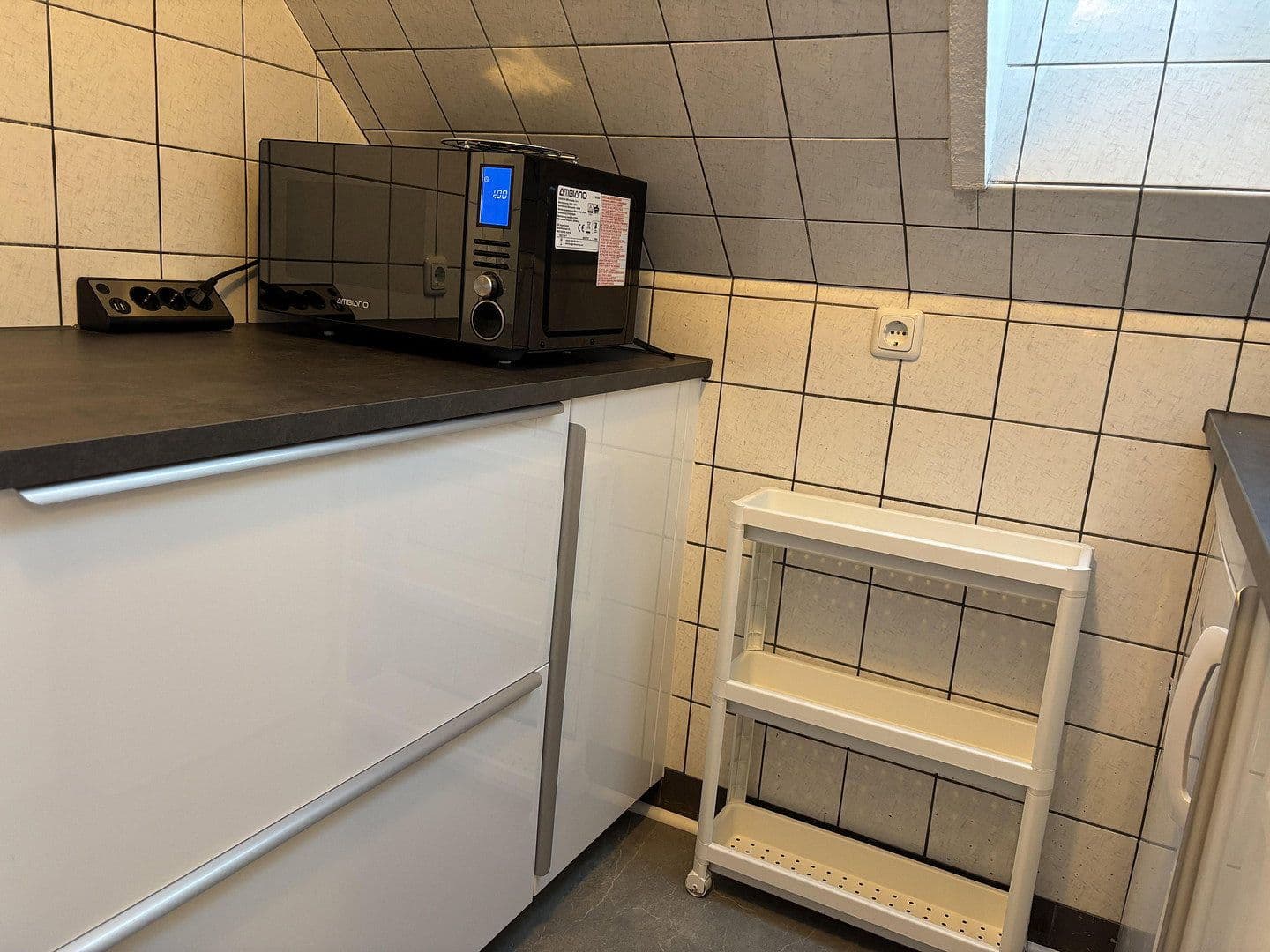 Prenájom bytu 1-izbový 24 m², Mühlenbroicher Weg 143, Düsseldorf, Severné Porýnie - Westfálsko Prenájom bytu 1-izbový 24 m², Mühlenbroicher Weg 143, Düsseldorf, Severné Porýnie - Westfálsko