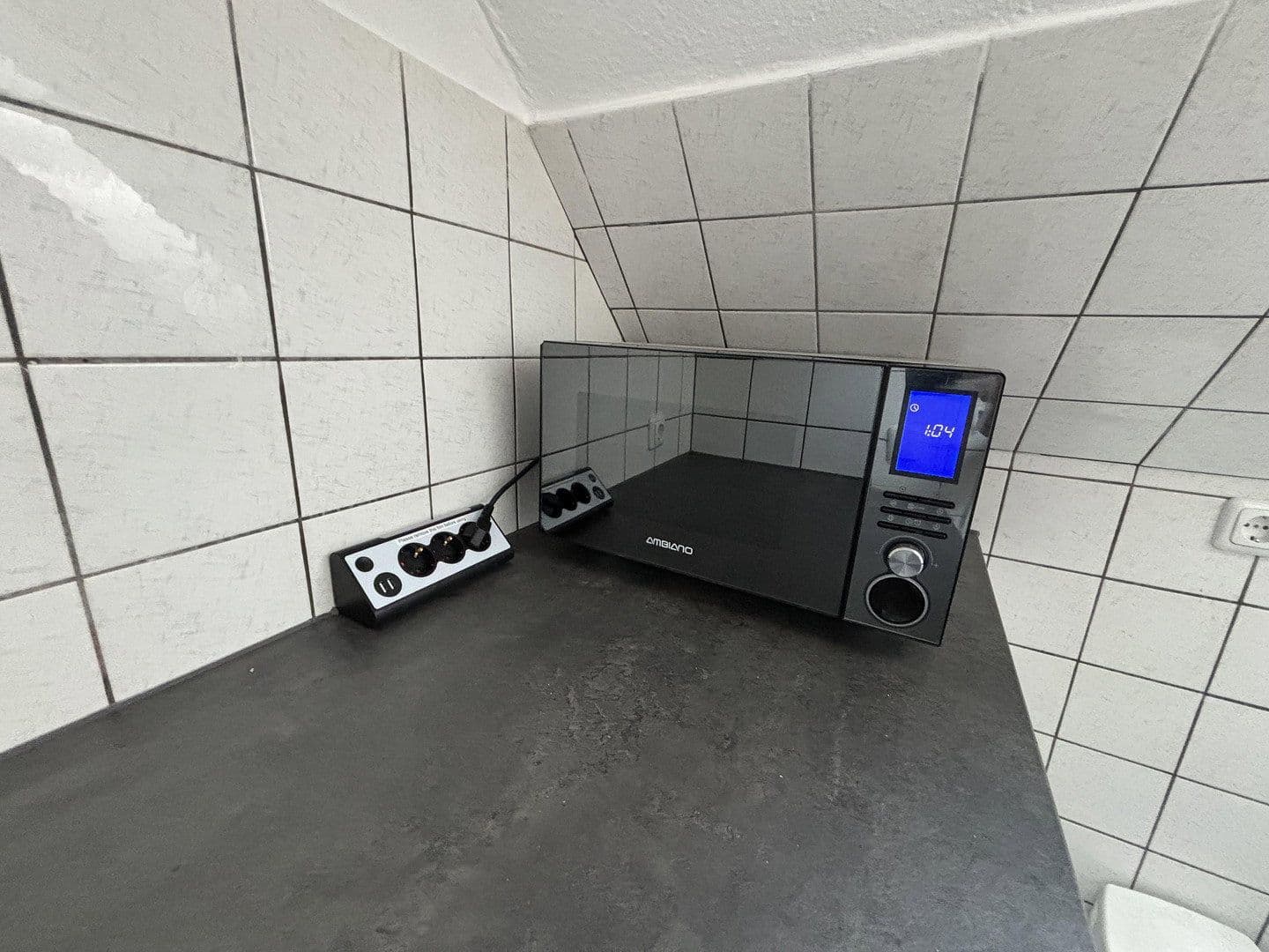 Prenájom bytu 1-izbový 24 m², Mühlenbroicher Weg 143, Düsseldorf, Severné Porýnie - Westfálsko Prenájom bytu 1-izbový 24 m², Mühlenbroicher Weg 143, Düsseldorf, Severné Porýnie - Westfálsko