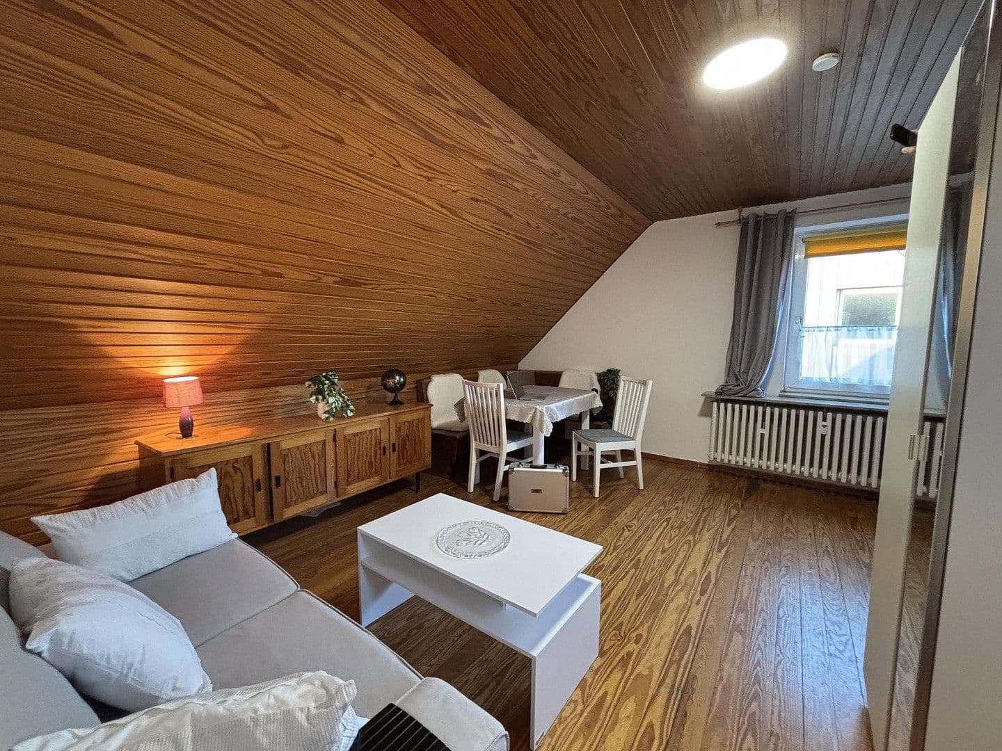 Prenájom bytu 1-izbový 24 m², Mühlenbroicher Weg 143, Düsseldorf, Severné Porýnie - Westfálsko Prenájom bytu 1-izbový 24 m², Mühlenbroicher Weg 143, Düsseldorf, Severné Porýnie - Westfálsko