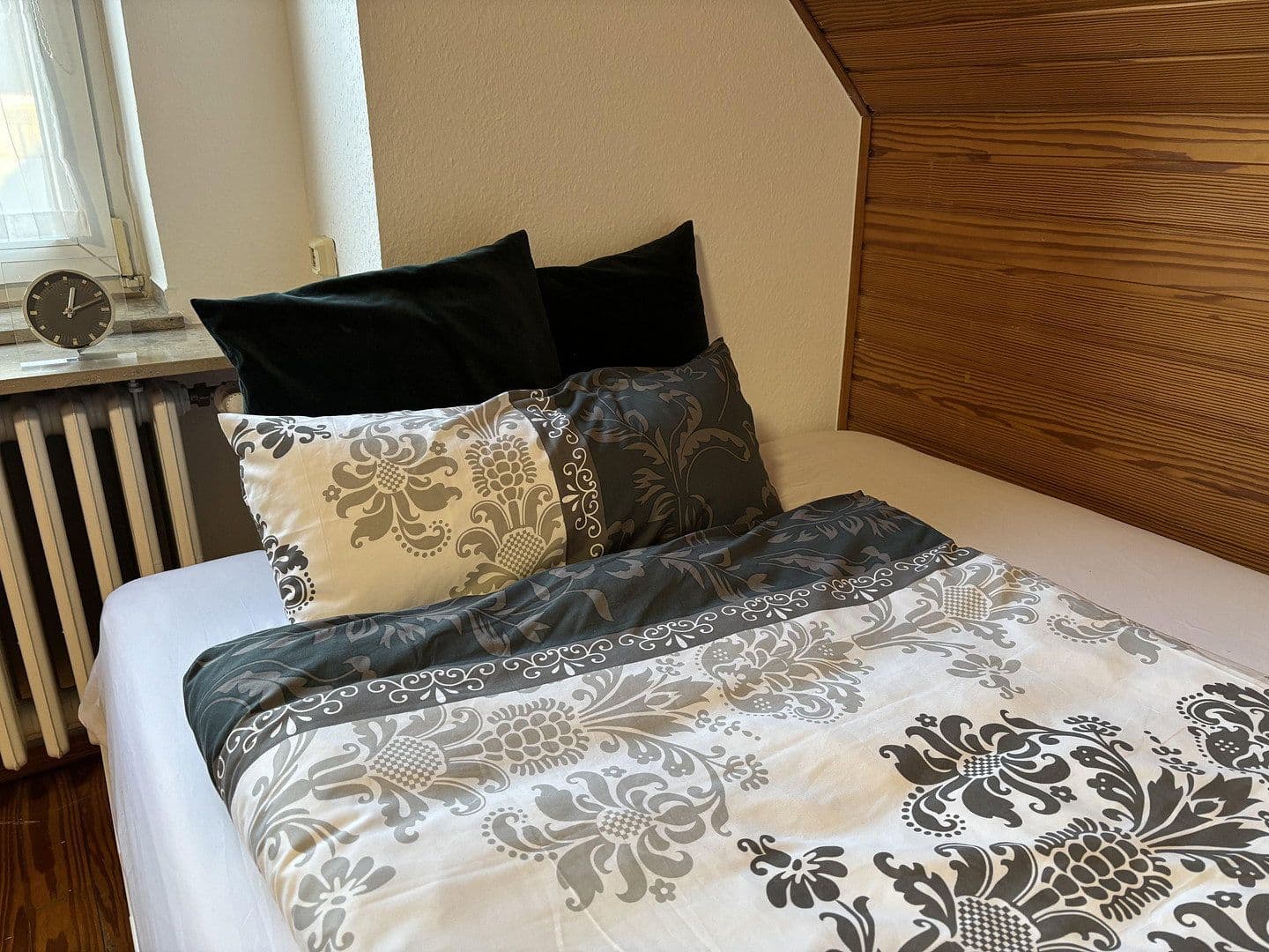 Prenájom bytu 1-izbový 24 m², Mühlenbroicher Weg 143, Düsseldorf, Severné Porýnie - Westfálsko Prenájom bytu 1-izbový 24 m², Mühlenbroicher Weg 143, Düsseldorf, Severné Porýnie - Westfálsko