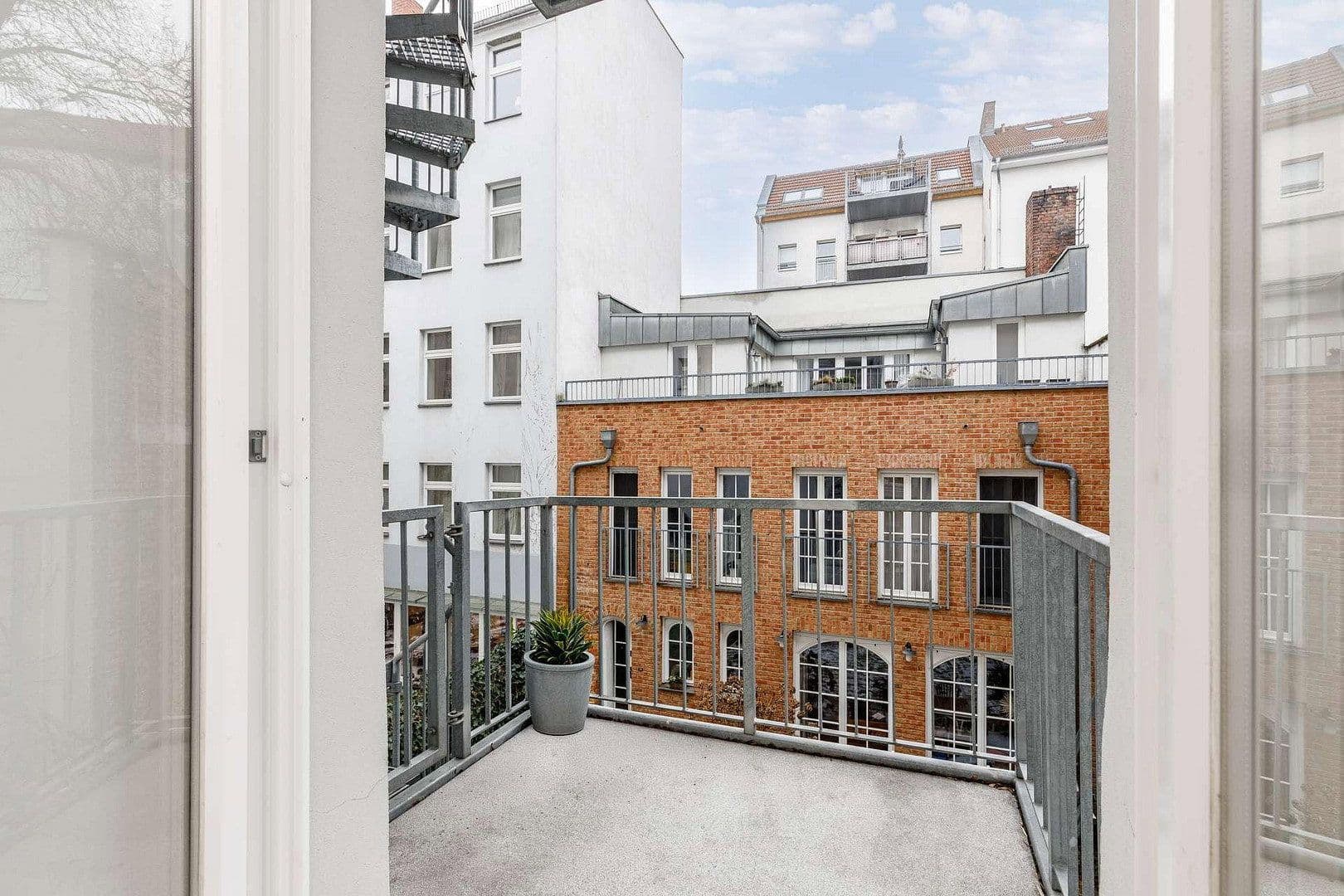 Prenájom bytu 2-izbový 50 m², Ackerstraße 155, Berlin, Berlín Prenájom bytu 2-izbový 50 m², Ackerstraße 155, Berlin, Berlín