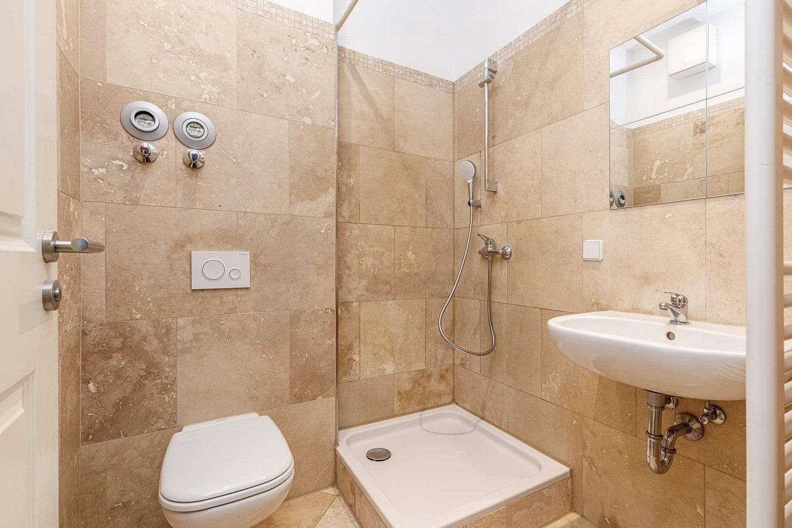 Prenájom bytu 2-izbový 50 m², Ackerstraße 155, Berlin, Berlín Prenájom bytu 2-izbový 50 m², Ackerstraße 155, Berlin, Berlín