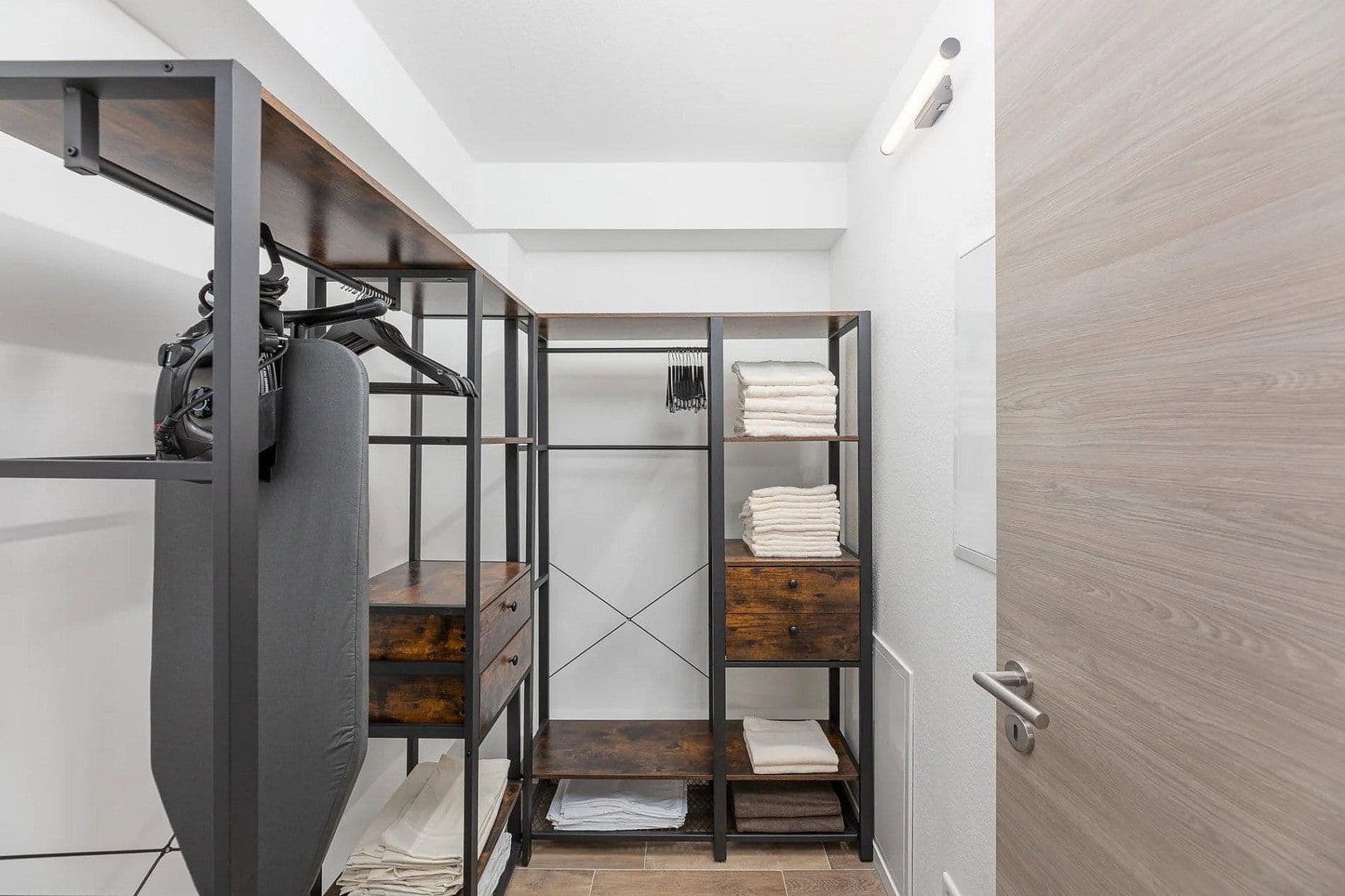Prenájom bytu 1-izbový 38 m², Heidelberg, Bádensko-Wurttembersko Prenájom bytu 1-izbový 38 m², Heidelberg, Bádensko-Wurttembersko