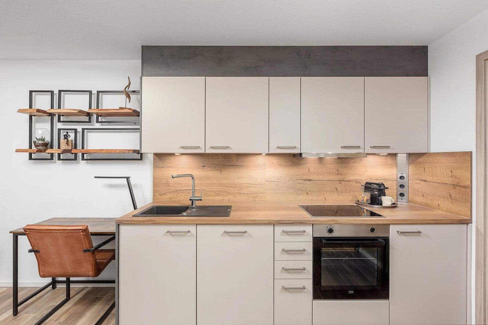 Prenájom bytu 1-izbový 38 m², Heidelberg, Bádensko-Wurttembersko Prenájom bytu 1-izbový 38 m², Heidelberg, Bádensko-Wurttembersko