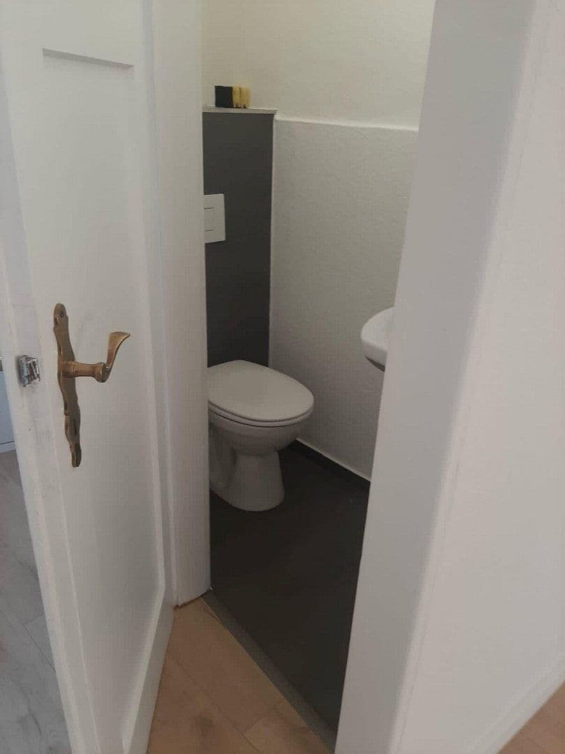 Prenájom bytu 4-izbový 115 m², Stromerstr. 1/1A, Nürnberg, Bavorsko Prenájom bytu 4-izbový 115 m², Stromerstr. 1/1A, Nürnberg, Bavorsko