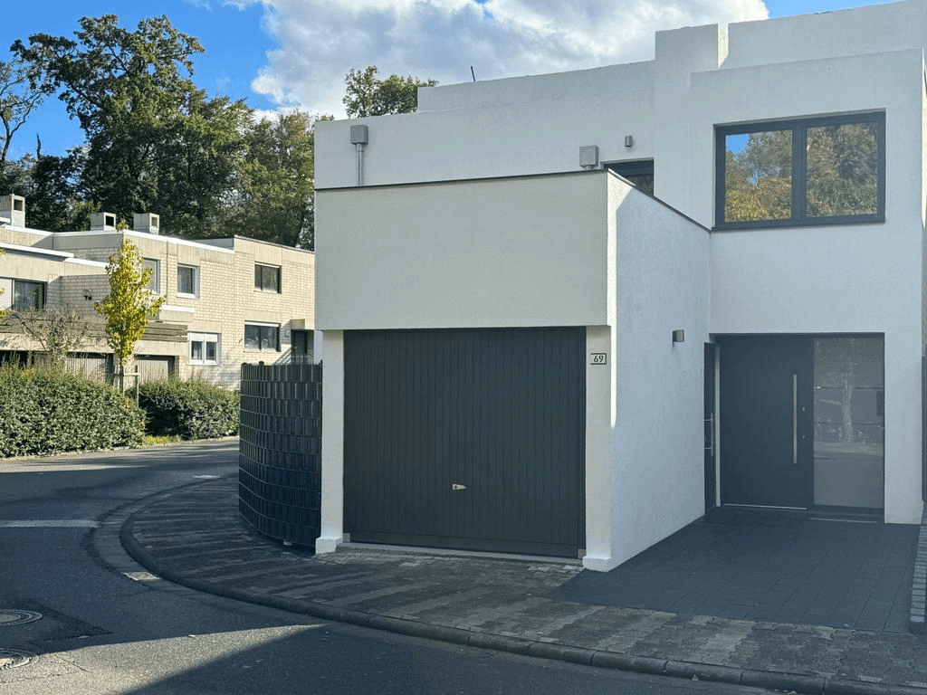 Predaj domu 280 m², pozemok 294 m², Darmstadt, Hesensko Predaj domu 280 m², pozemok 294 m², Darmstadt, Hesensko