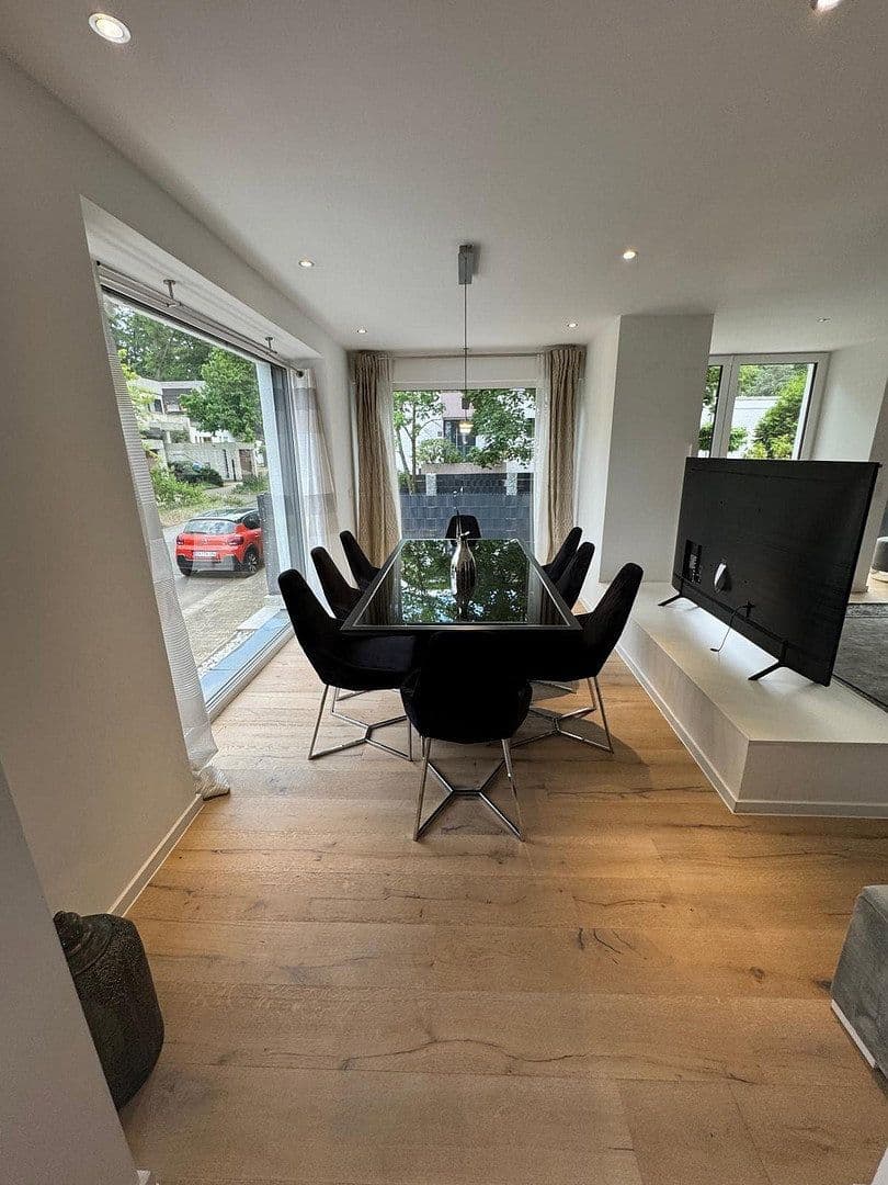 Predaj domu 280 m², pozemok 294 m², Darmstadt, Hesensko Predaj domu 280 m², pozemok 294 m², Darmstadt, Hesensko