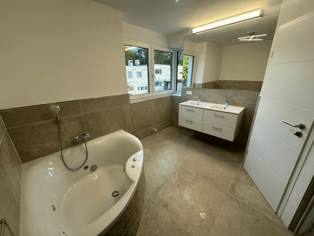 Predaj domu 280 m², pozemok 294 m², Darmstadt, Hesensko Predaj domu 280 m², pozemok 294 m², Darmstadt, Hesensko