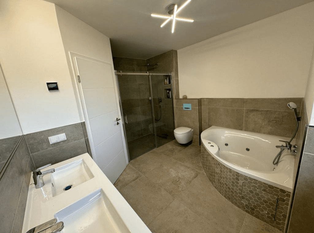 Predaj domu 280 m², pozemok 294 m², Darmstadt, Hesensko Predaj domu 280 m², pozemok 294 m², Darmstadt, Hesensko