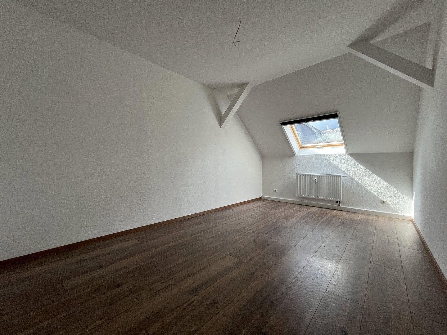 Prenájom bytu 4-izbový 95 m², Casparistraße 4, Chemnitz, Sasko Prenájom bytu 4-izbový 95 m², Casparistraße 4, Chemnitz, Sasko
