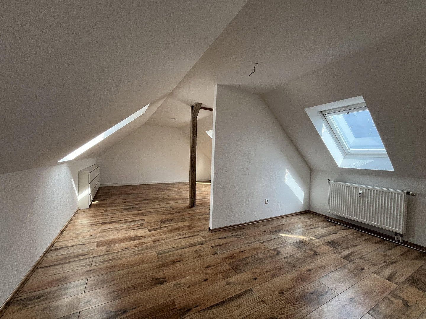 Prenájom bytu 4-izbový 95 m², Casparistraße 4, Chemnitz, Sasko Prenájom bytu 4-izbový 95 m², Casparistraße 4, Chemnitz, Sasko