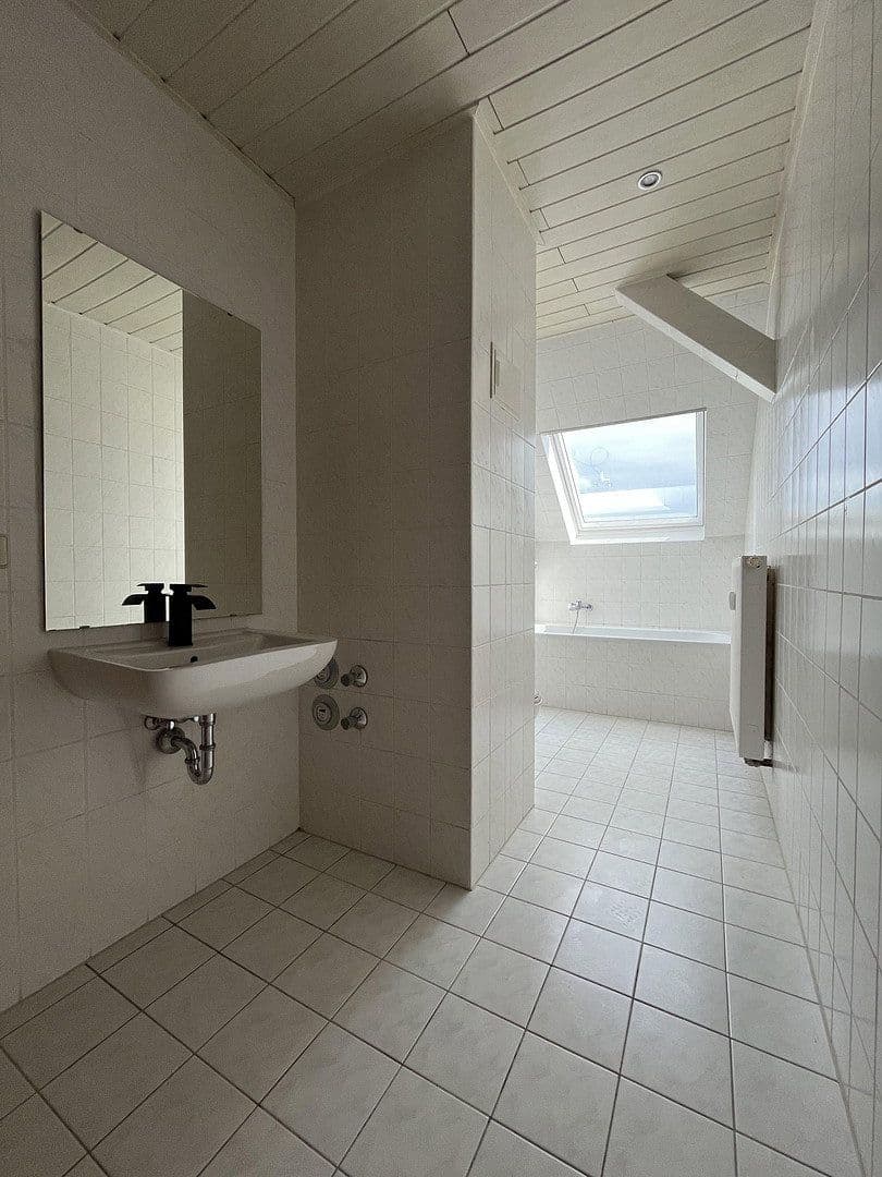 Prenájom bytu 4-izbový 95 m², Casparistraße 4, Chemnitz, Sasko Prenájom bytu 4-izbový 95 m², Casparistraße 4, Chemnitz, Sasko
