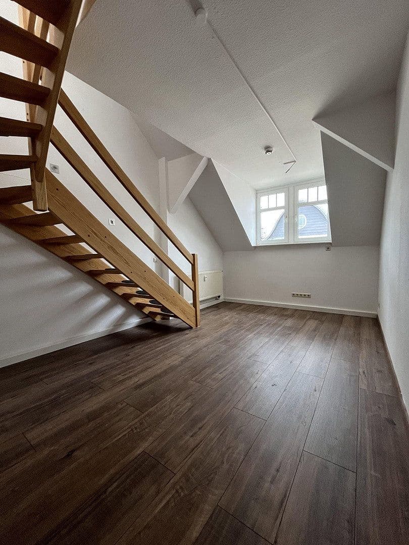 Prenájom bytu 4-izbový 95 m², Casparistraße 4, Chemnitz, Sasko Prenájom bytu 4-izbový 95 m², Casparistraße 4, Chemnitz, Sasko