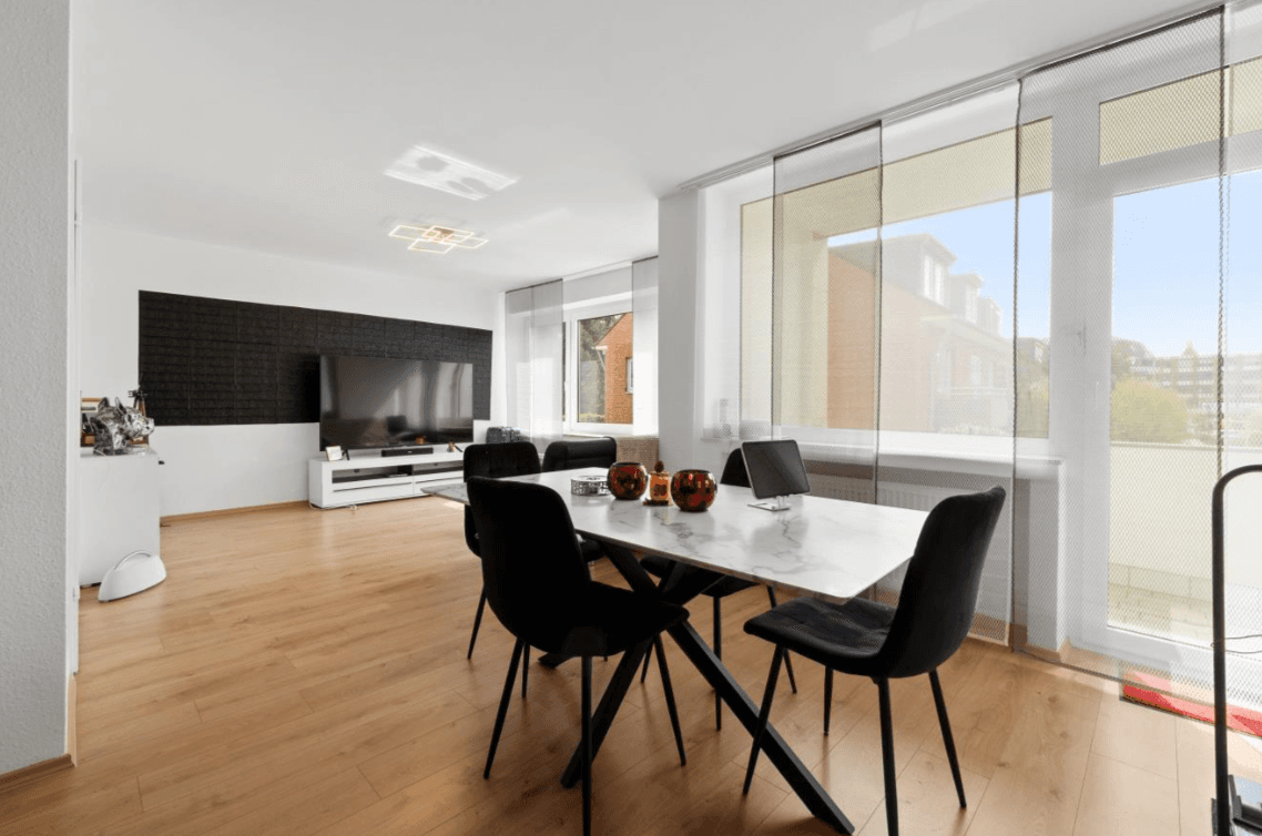 Prenájom bytu 2-izbový 72 m², Sebastiansweg 12, Düsseldorf, Severné Porýnie - Westfálsko Prenájom bytu 2-izbový 72 m², Sebastiansweg 12, Düsseldorf, Severné Porýnie - Westfálsko