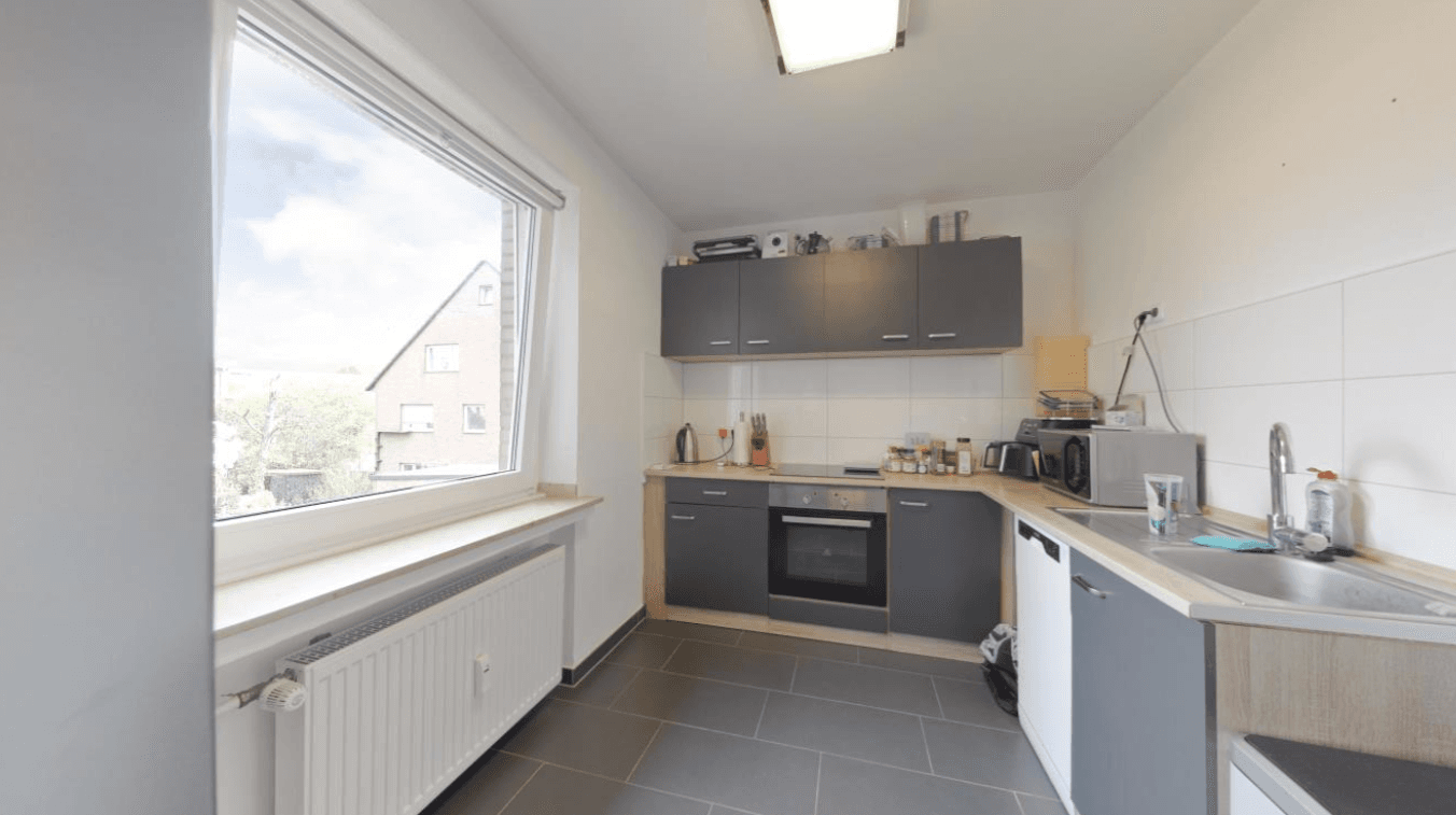Prenájom bytu 2-izbový 72 m², Sebastiansweg 12, Düsseldorf, Severné Porýnie - Westfálsko Prenájom bytu 2-izbový 72 m², Sebastiansweg 12, Düsseldorf, Severné Porýnie - Westfálsko