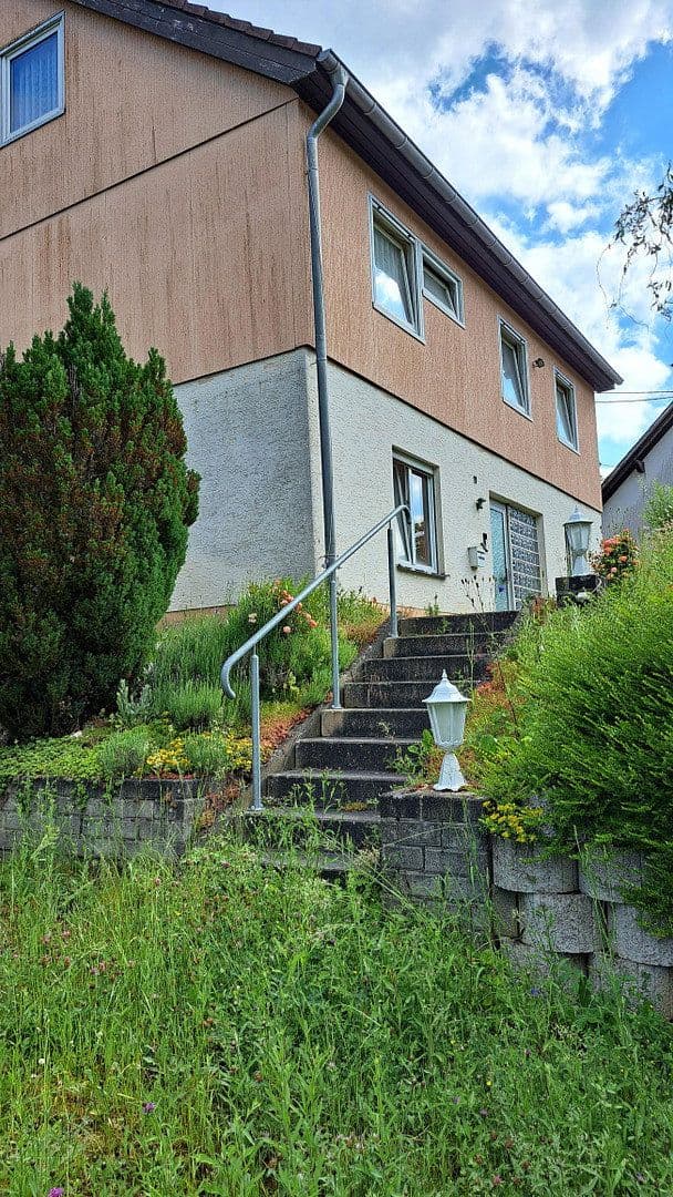 Predaj domu 120 m², pozemok 750 m², Siebenbachstrasse 19, Strotzbüsch, Porýnie-Falcko Predaj domu 120 m², pozemok 750 m², Siebenbachstrasse 19, Strotzbüsch, Porýnie-Falcko
