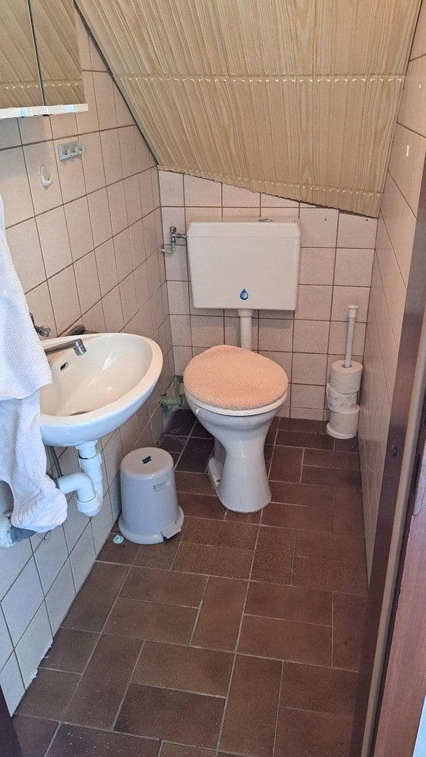 Predaj domu 120 m², pozemok 750 m², Siebenbachstrasse 19, Strotzbüsch, Porýnie-Falcko Predaj domu 120 m², pozemok 750 m², Siebenbachstrasse 19, Strotzbüsch, Porýnie-Falcko