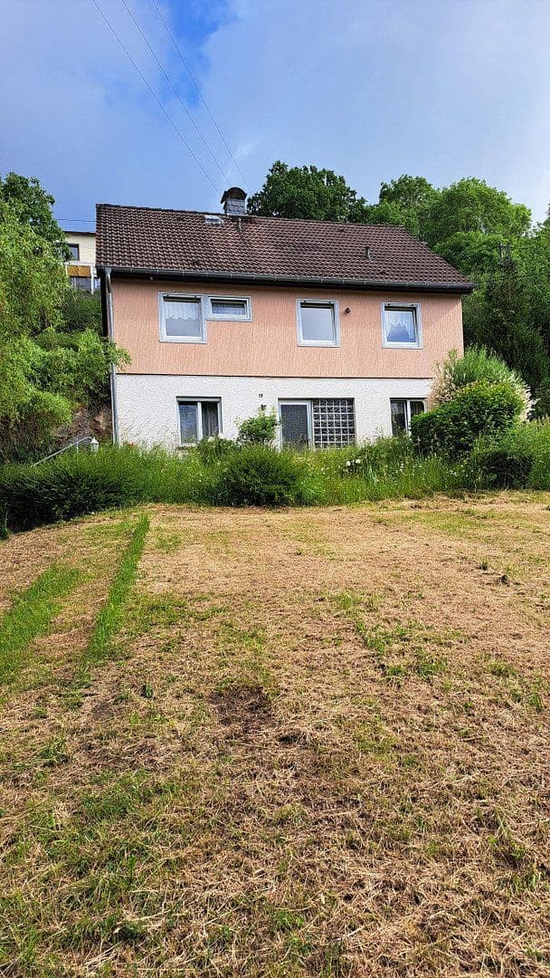 Predaj domu 120 m², pozemok 750 m², Siebenbachstrasse 19, Strotzbüsch, Porýnie-Falcko Predaj domu 120 m², pozemok 750 m², Siebenbachstrasse 19, Strotzbüsch, Porýnie-Falcko