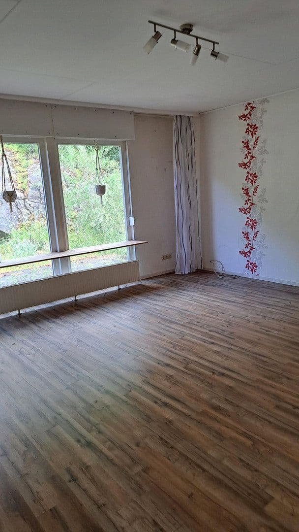 Predaj domu 120 m², pozemok 750 m², Siebenbachstrasse 19, Strotzbüsch, Porýnie-Falcko Predaj domu 120 m², pozemok 750 m², Siebenbachstrasse 19, Strotzbüsch, Porýnie-Falcko