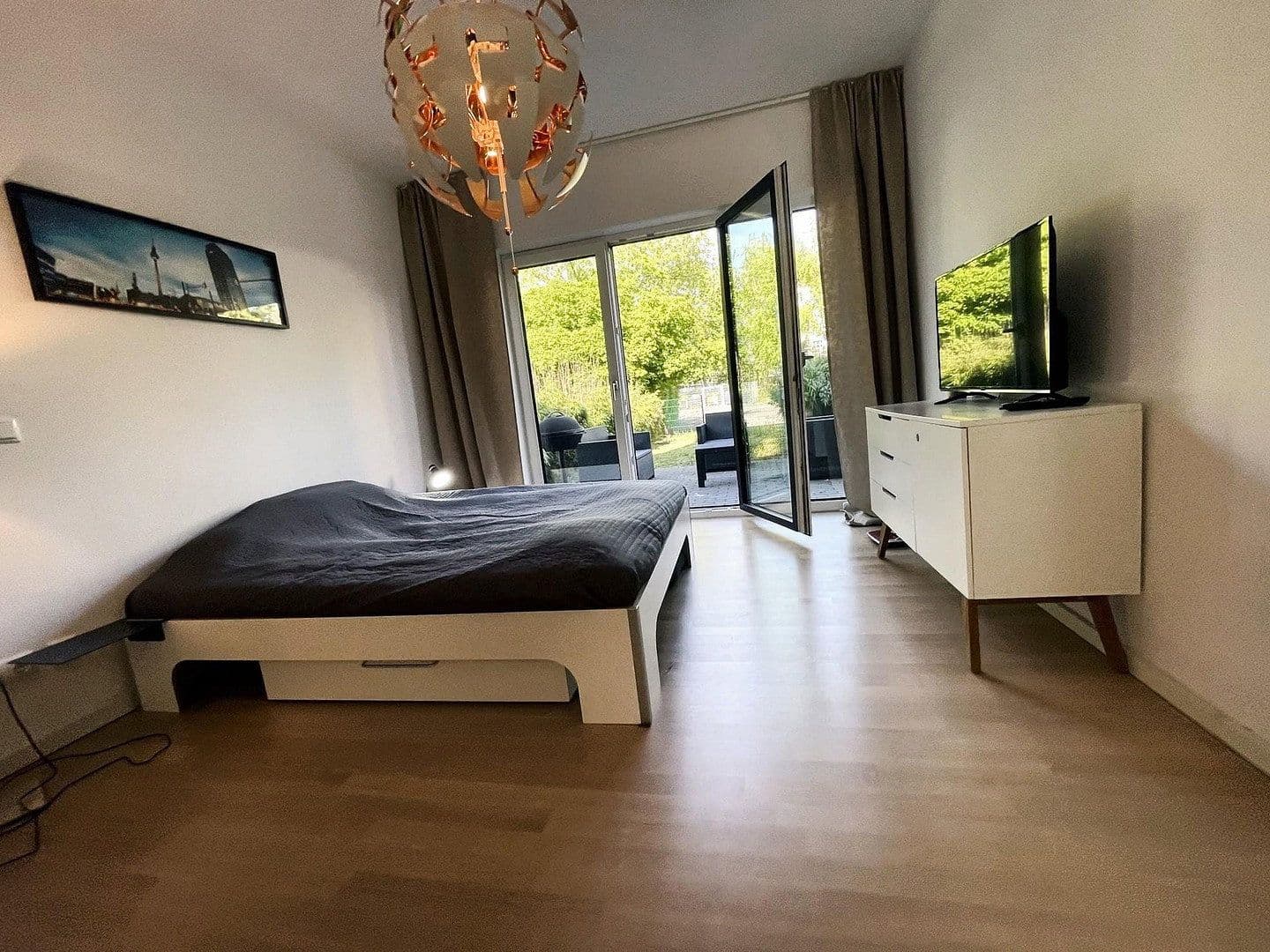 Prenájom bytu 1-izbový 47 m², Berlin, Berlín Prenájom bytu 1-izbový 47 m², Berlin, Berlín