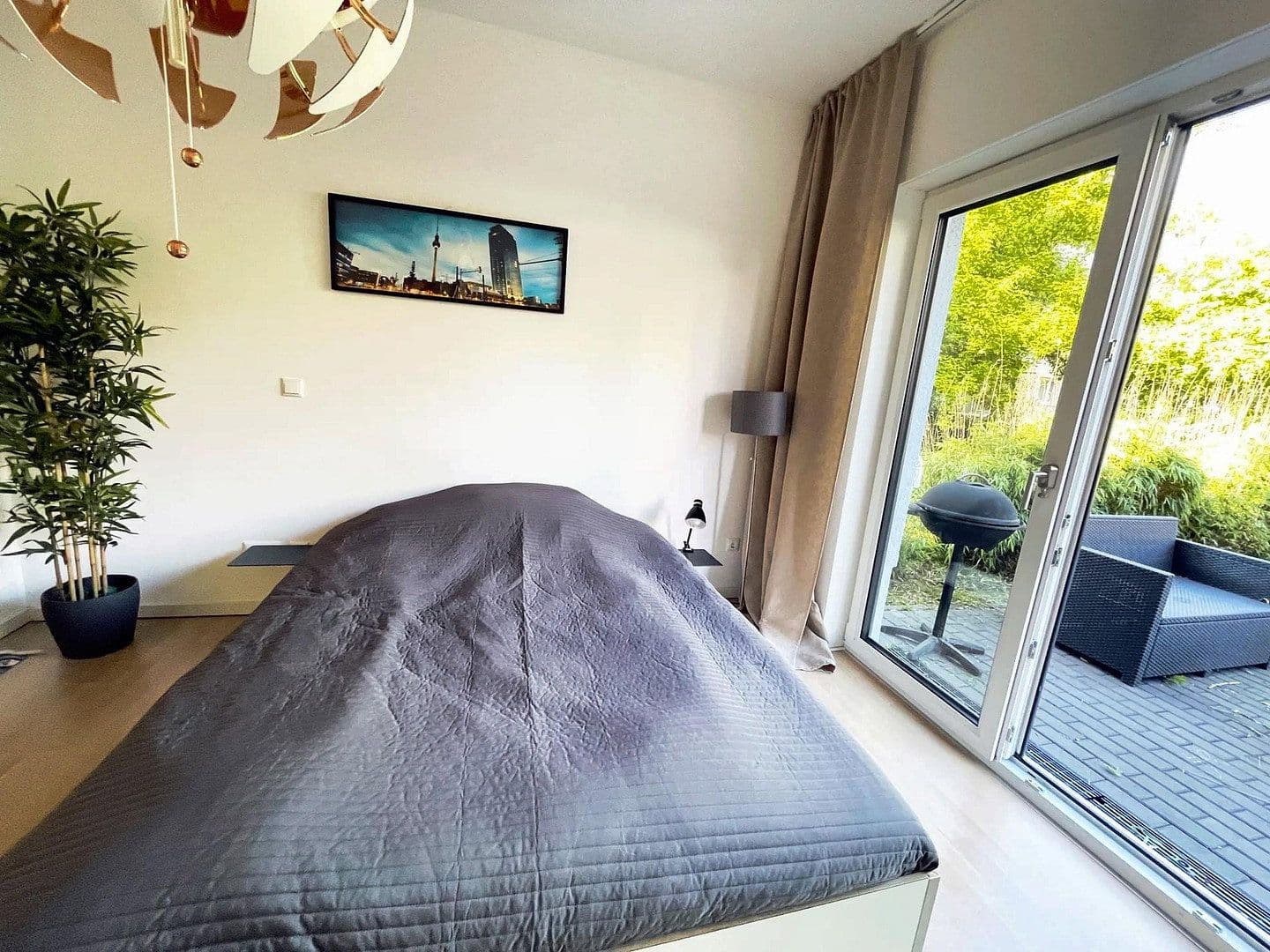 Prenájom bytu 1-izbový 47 m², Berlin, Berlín Prenájom bytu 1-izbový 47 m², Berlin, Berlín