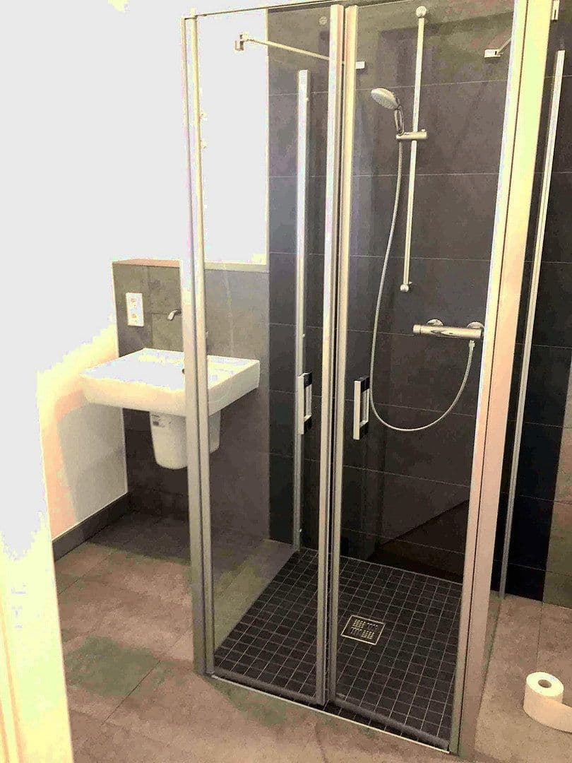 Prenájom bytu 1-izbový 47 m², Berlin, Berlín Prenájom bytu 1-izbový 47 m², Berlin, Berlín