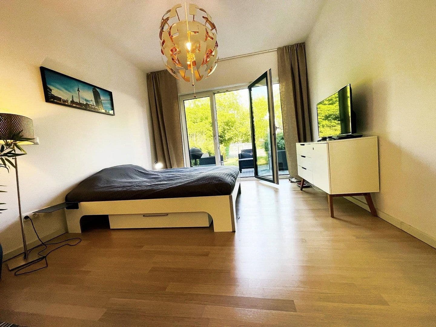 Prenájom bytu 1-izbový 47 m², Berlin, Berlín Prenájom bytu 1-izbový 47 m², Berlin, Berlín