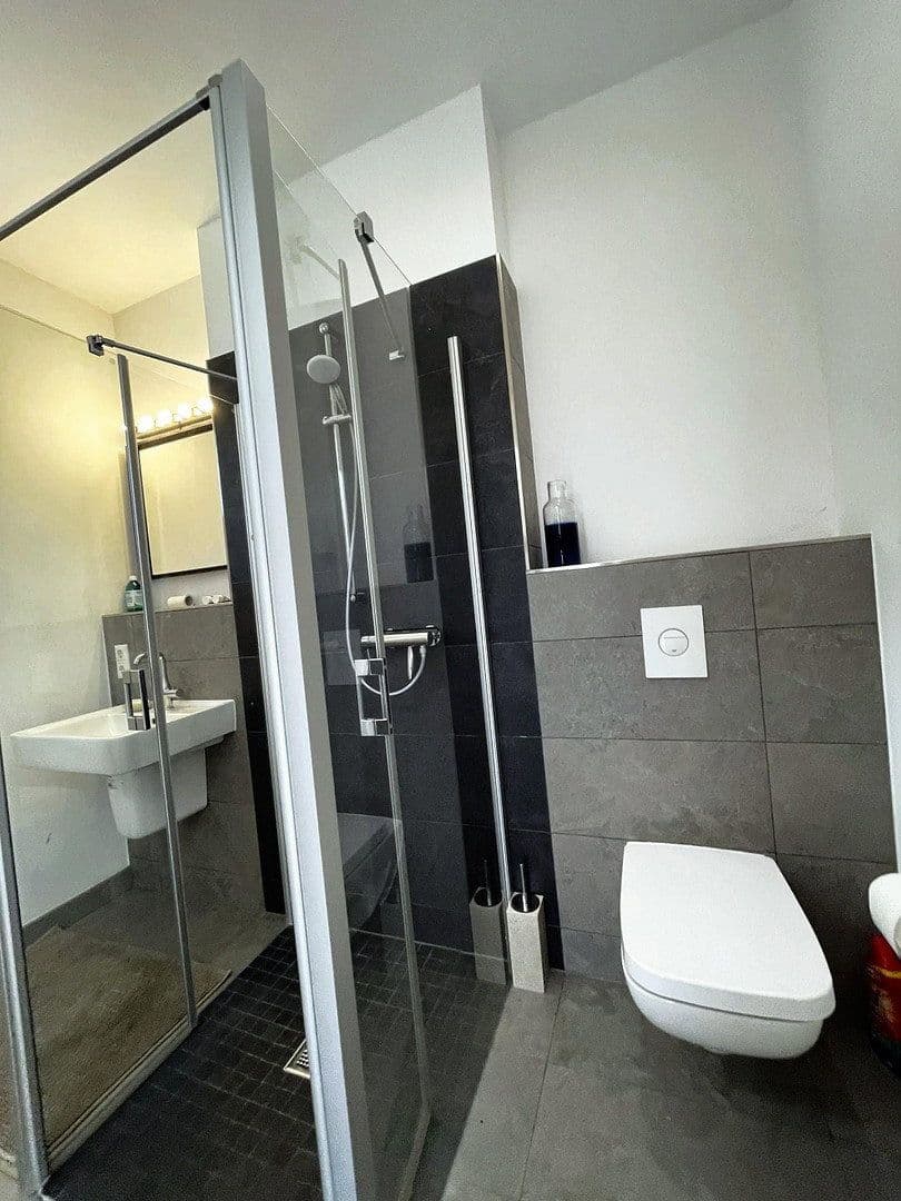 Prenájom bytu 1-izbový 47 m², Berlin, Berlín Prenájom bytu 1-izbový 47 m², Berlin, Berlín