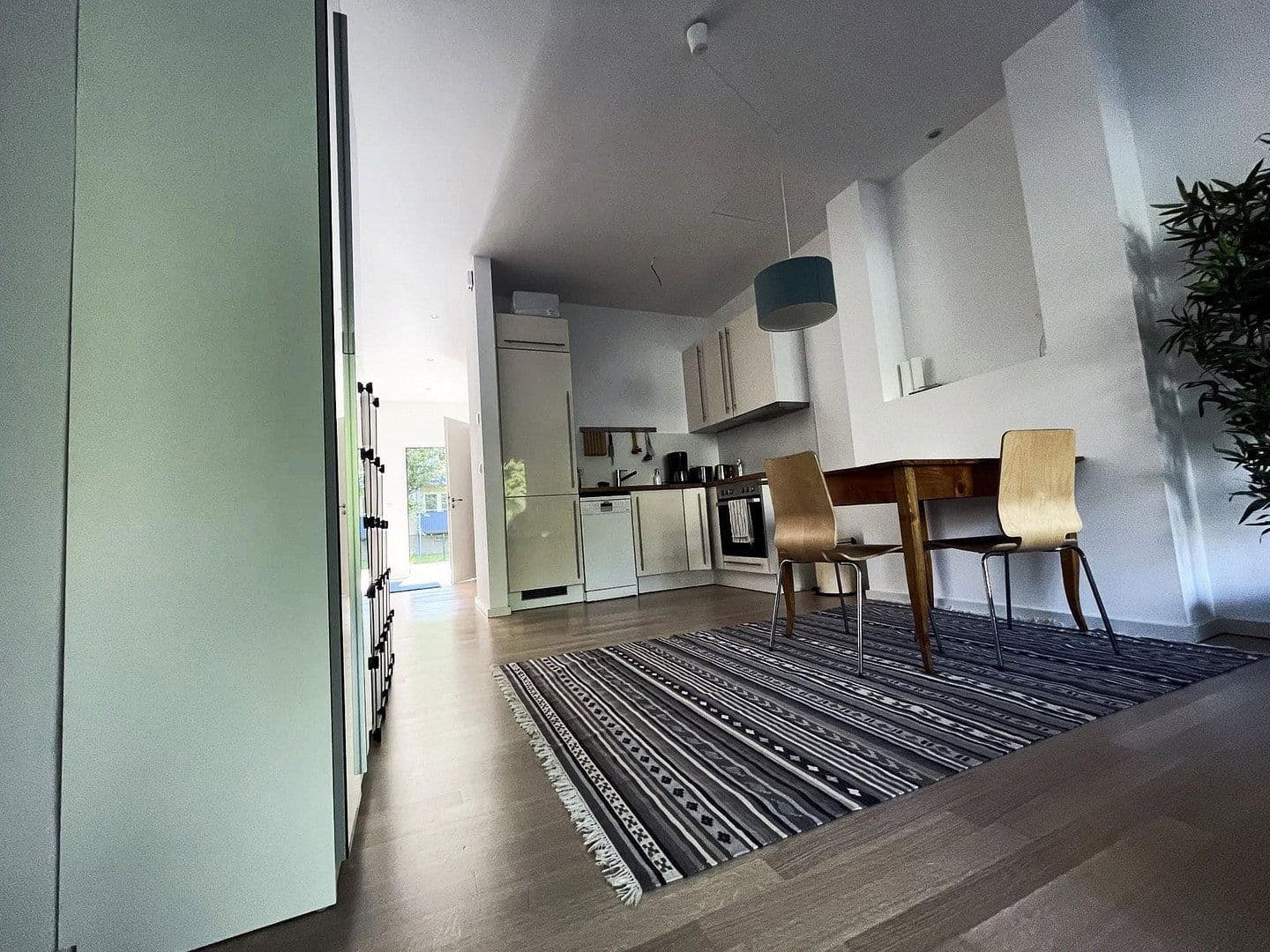 Prenájom bytu 1-izbový 47 m², Berlin, Berlín Prenájom bytu 1-izbový 47 m², Berlin, Berlín