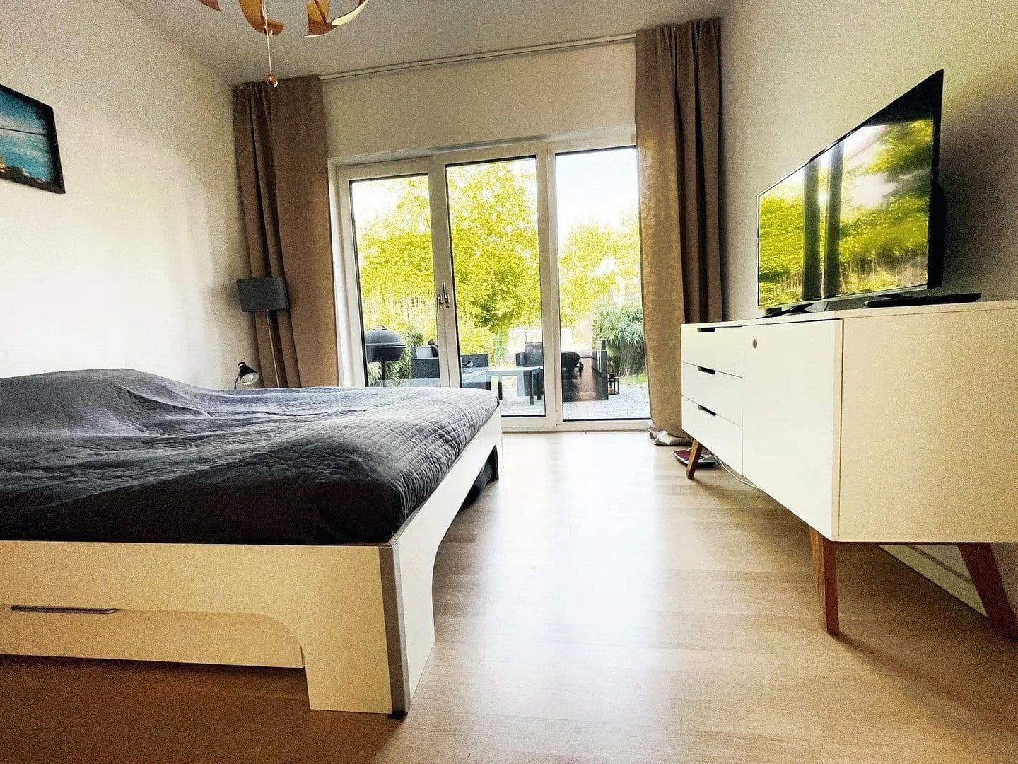 Prenájom bytu 1-izbový 47 m², Berlin, Berlín Prenájom bytu 1-izbový 47 m², Berlin, Berlín