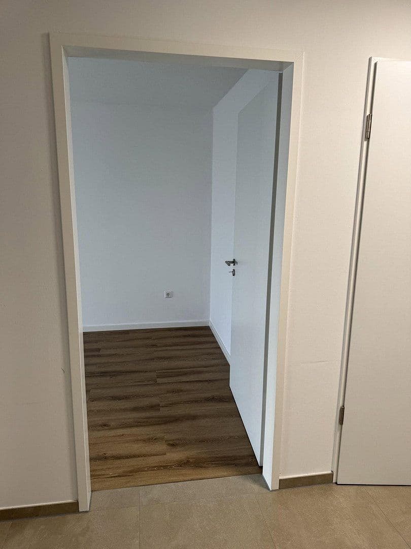 Prenájom bytu 3-izbový 80 m², Osnabrück, Dolné Sasko Prenájom bytu 3-izbový 80 m², Osnabrück, Dolné Sasko