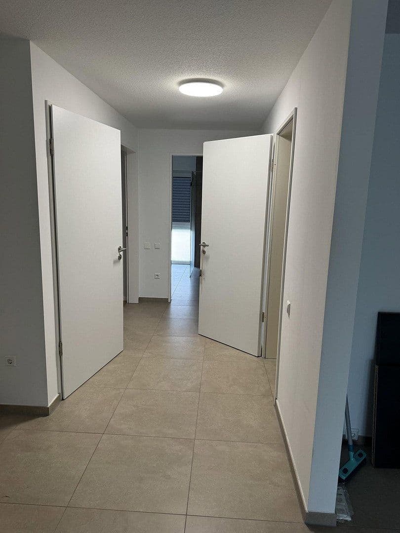 Prenájom bytu 3-izbový 80 m², Osnabrück, Dolné Sasko Prenájom bytu 3-izbový 80 m², Osnabrück, Dolné Sasko