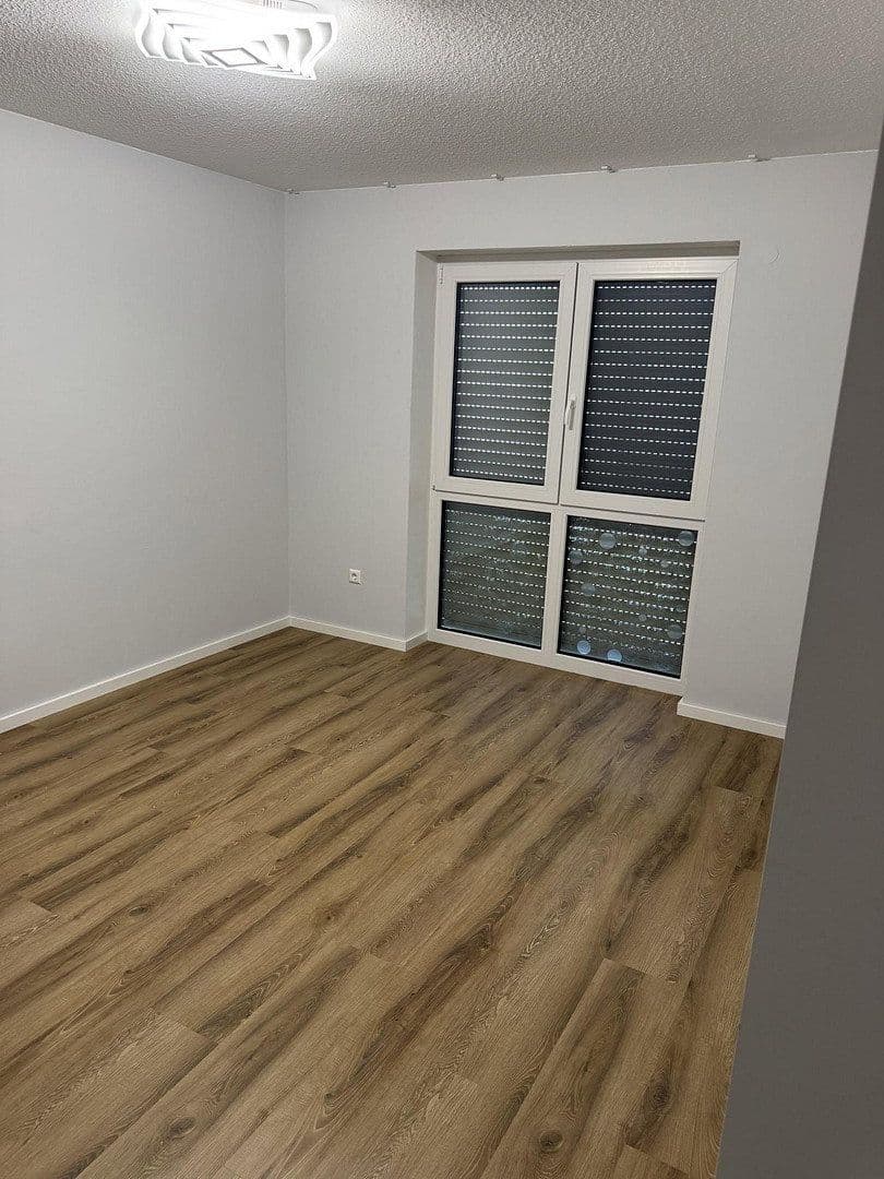 Prenájom bytu 3-izbový 80 m², Osnabrück, Dolné Sasko Prenájom bytu 3-izbový 80 m², Osnabrück, Dolné Sasko