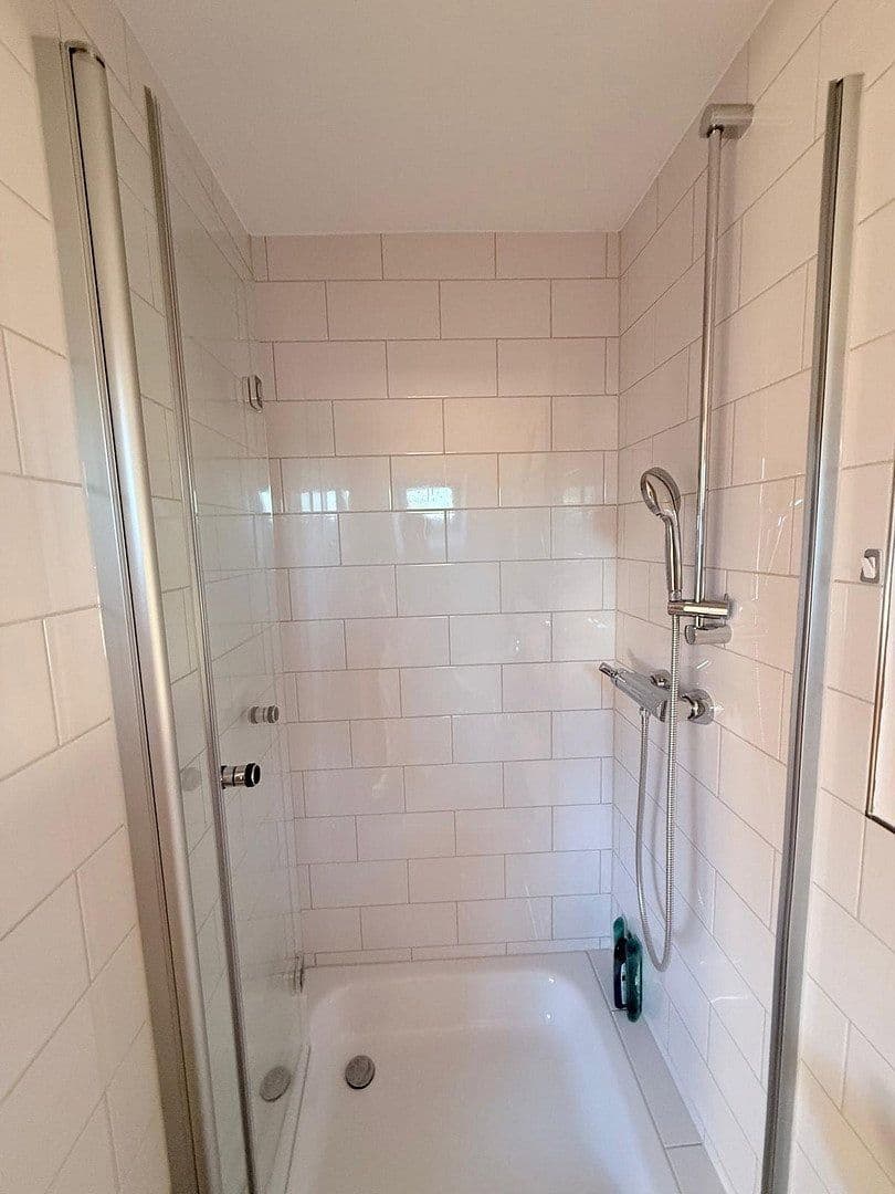 Prenájom domu 140 m², pozemok 218 m², Ratingen, Severné Porýnie - Westfálsko Prenájom domu 140 m², pozemok 218 m², Ratingen, Severné Porýnie - Westfálsko