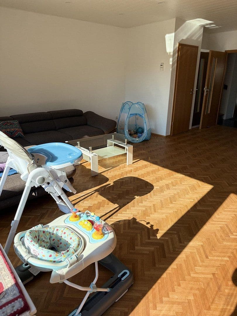Prenájom domu 140 m², pozemok 218 m², Ratingen, Severné Porýnie - Westfálsko Prenájom domu 140 m², pozemok 218 m², Ratingen, Severné Porýnie - Westfálsko