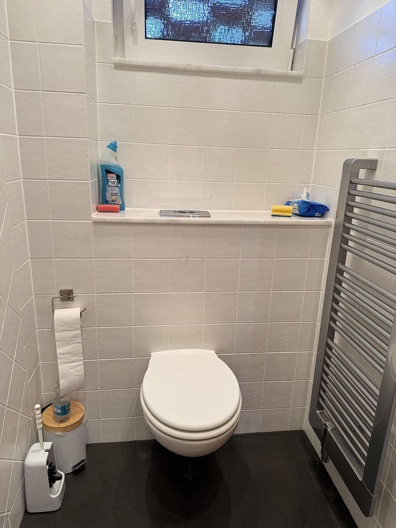 Prenájom domu 140 m², pozemok 218 m², Ratingen, Severné Porýnie - Westfálsko Prenájom domu 140 m², pozemok 218 m², Ratingen, Severné Porýnie - Westfálsko